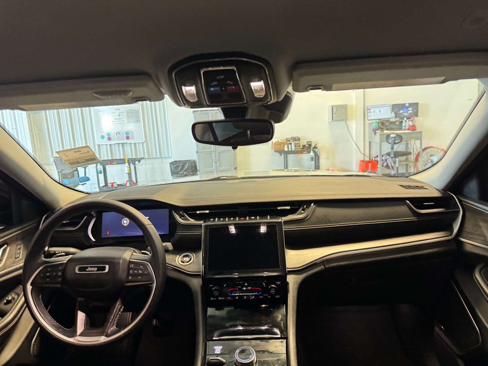 Thumbnail: 2022 Jeep Grand Cherokee L - 2