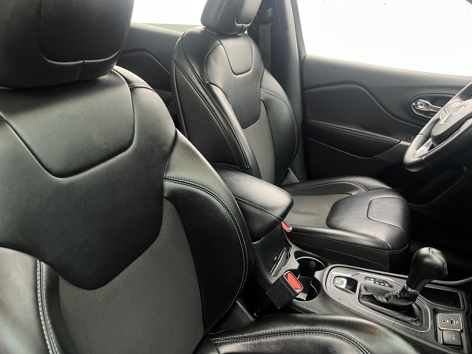 Thumbnail: 2019 Jeep Cherokee - 2