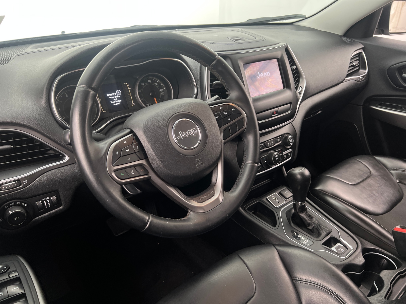 Thumbnail: 2019 Jeep Cherokee - 3