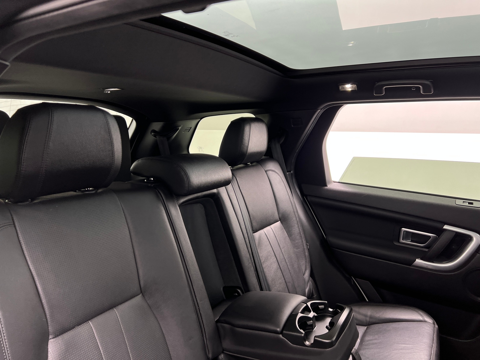 Thumbnail: 2019 Land Rover Discovery Sport - 5