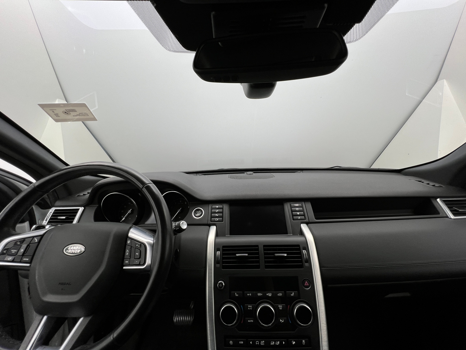 Thumbnail: 2019 Land Rover Discovery Sport - 2