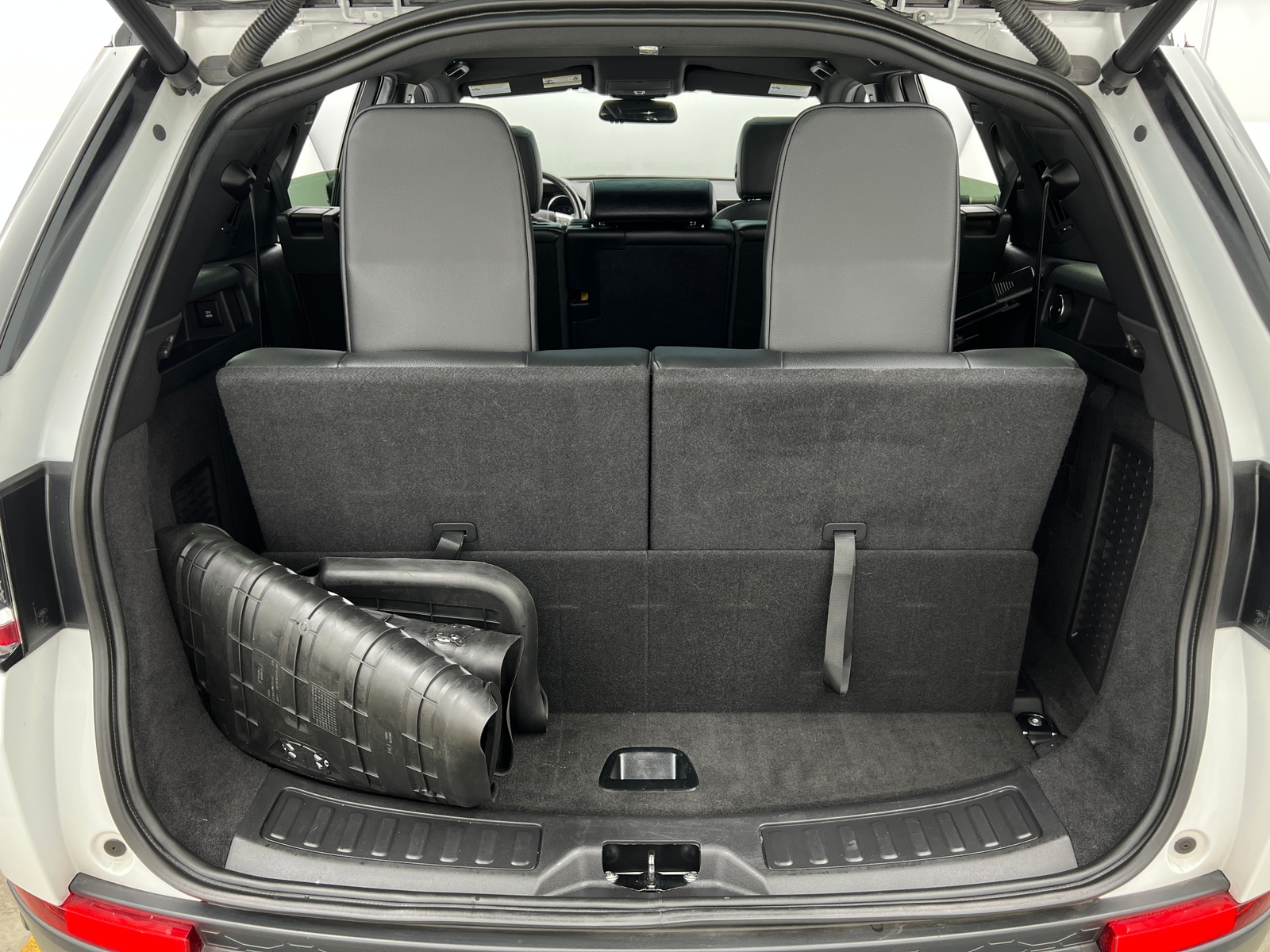 Thumbnail: 2019 Land Rover Discovery Sport - 6