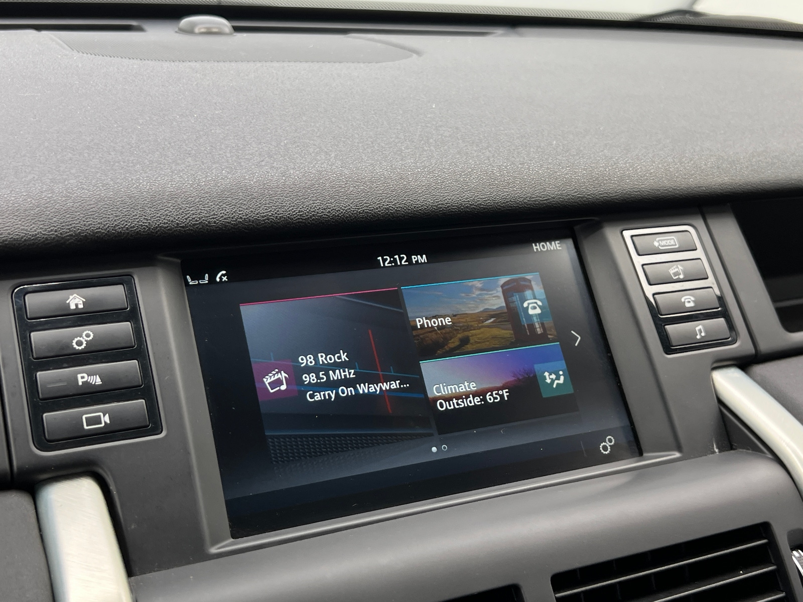 Thumbnail: 2019 Land Rover Discovery Sport - 3