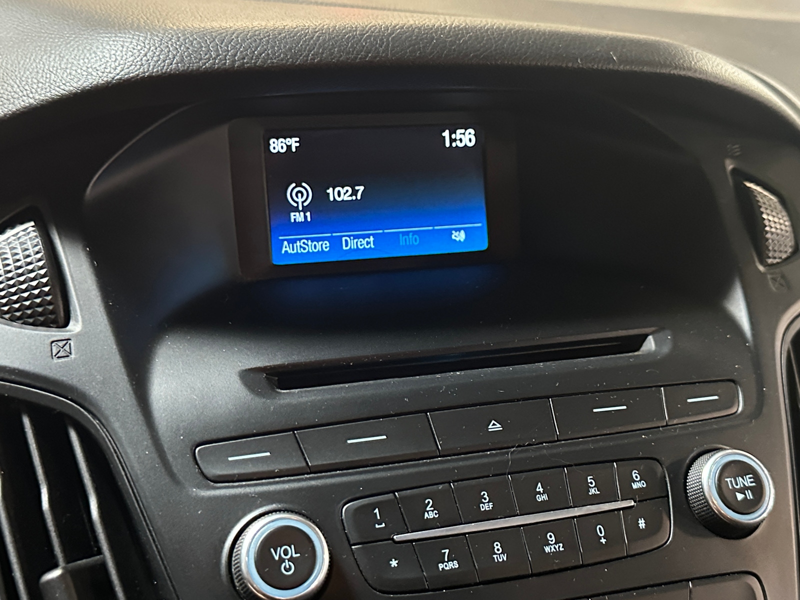 Thumbnail: 2015 Ford Focus - 4