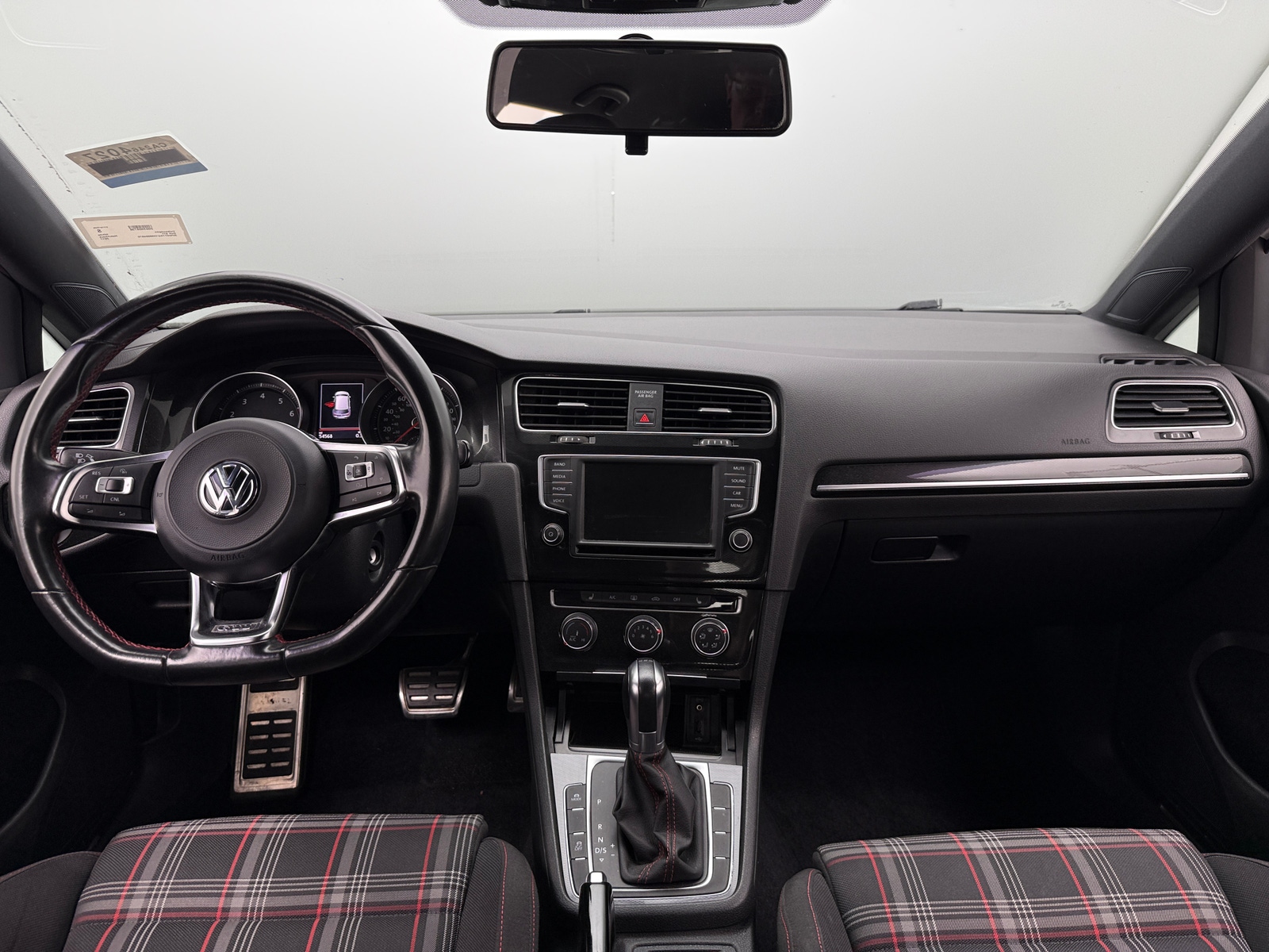 Thumbnail: 2017 Volkswagen Golf - 3