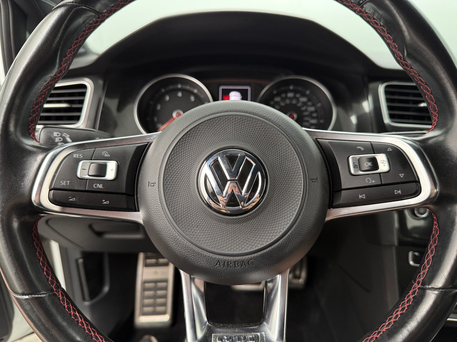 Thumbnail: 2017 Volkswagen Golf - 5