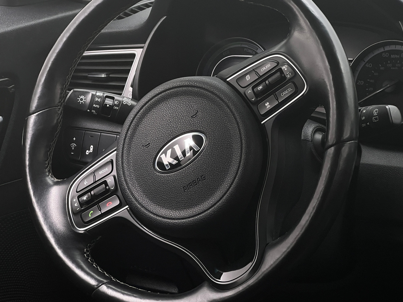 Thumbnail: 2017 Kia Niro - 4
