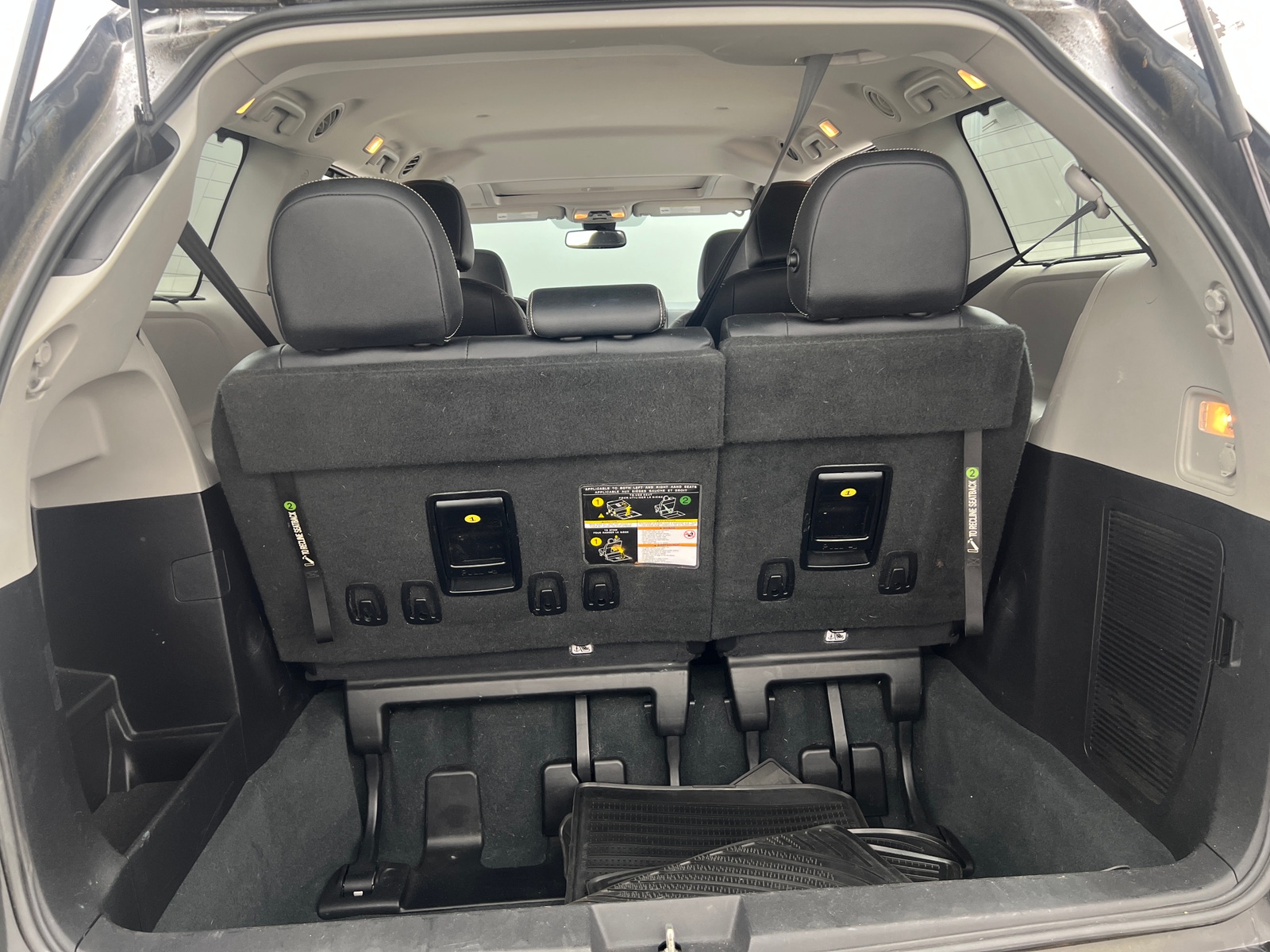 Thumbnail: 2020 Toyota Sienna - 6
