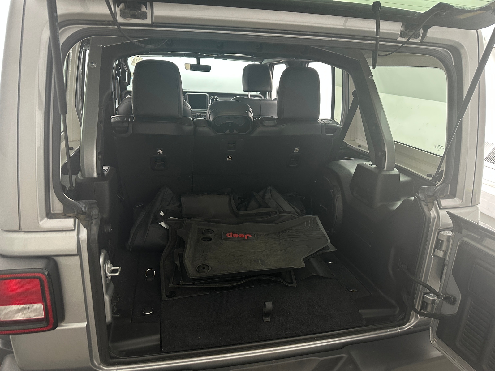 Thumbnail: 2018 Jeep Wrangler - 6