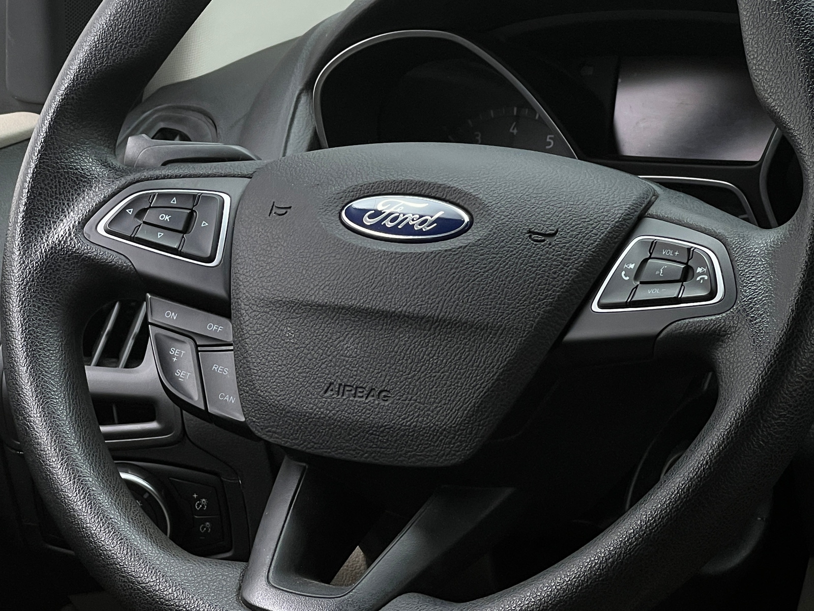 Thumbnail: 2018 Ford Focus - 5