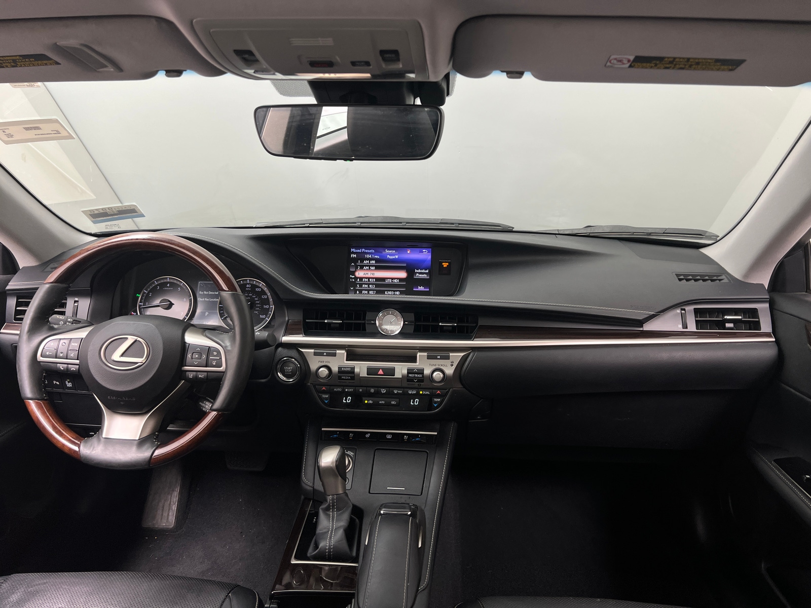 Thumbnail: 2018 Lexus ES - 2