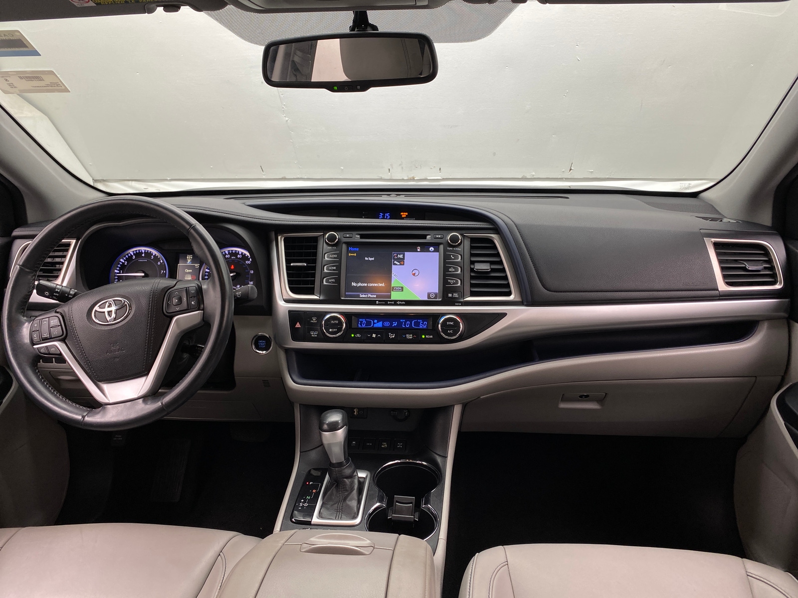 Thumbnail: 2016 Toyota Highlander - 2