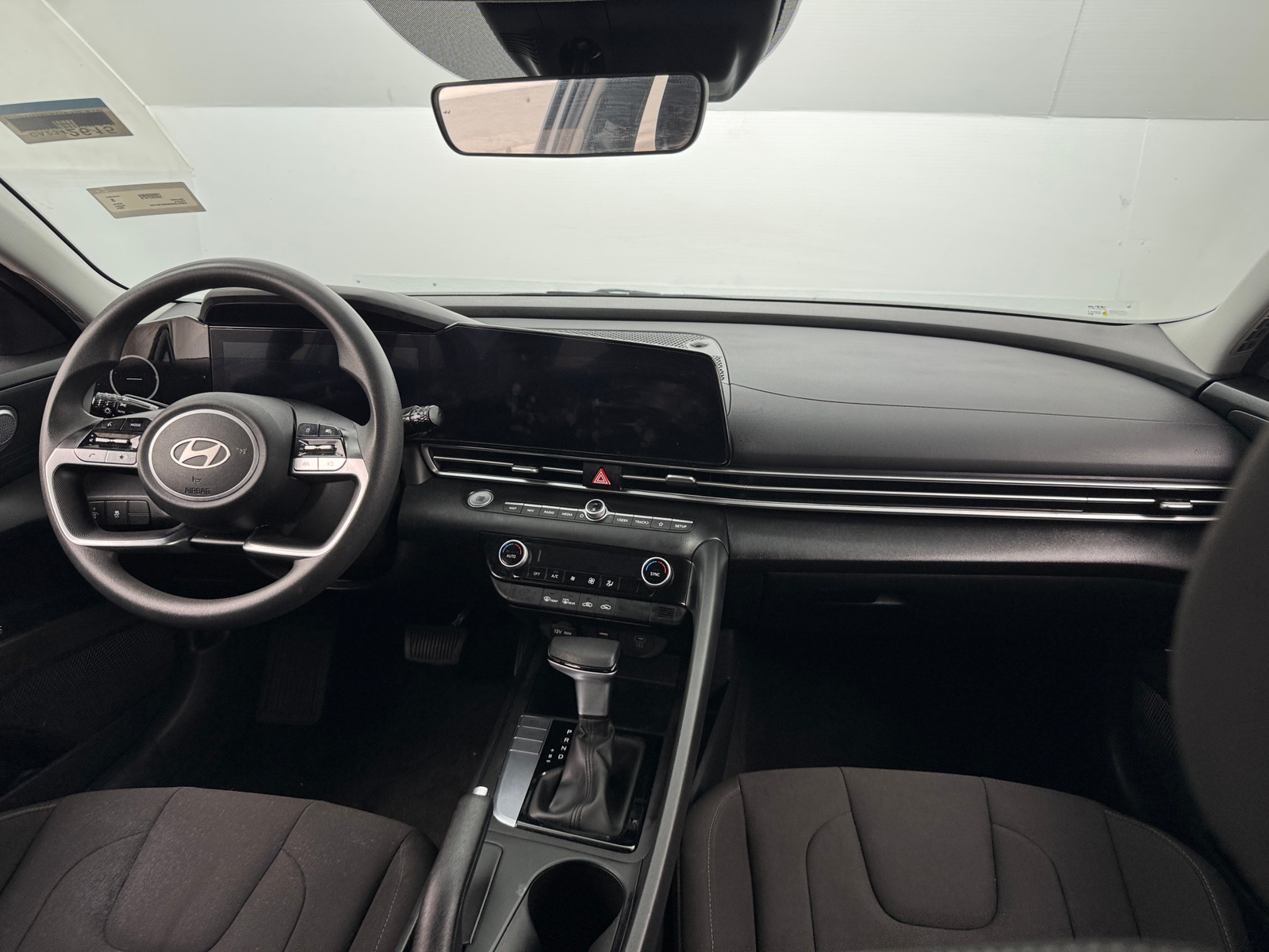 Thumbnail: 2024 Hyundai Elantra - 3
