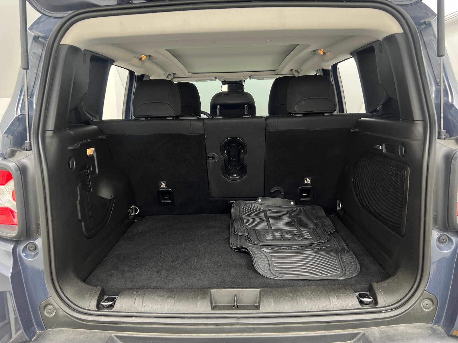 Thumbnail: 2021 Jeep Renegade - 7