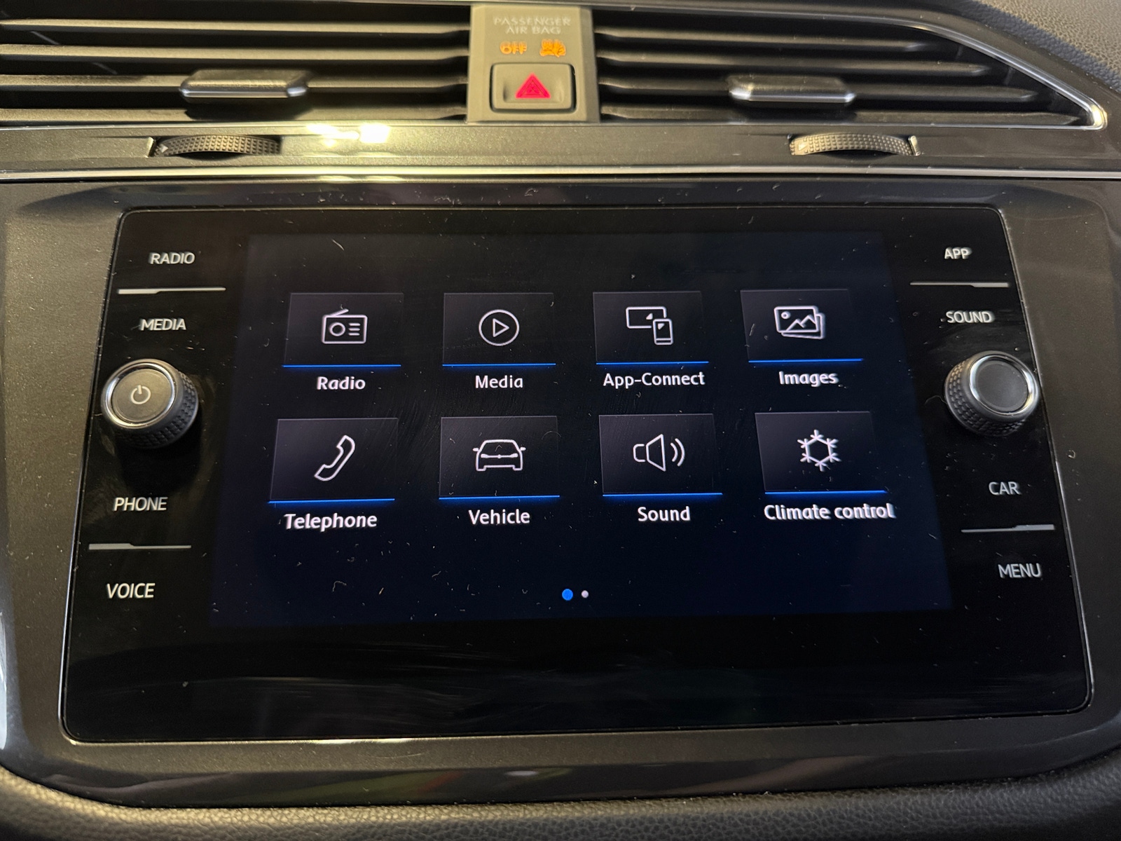 Thumbnail: 2020 Volkswagen Tiguan - 3