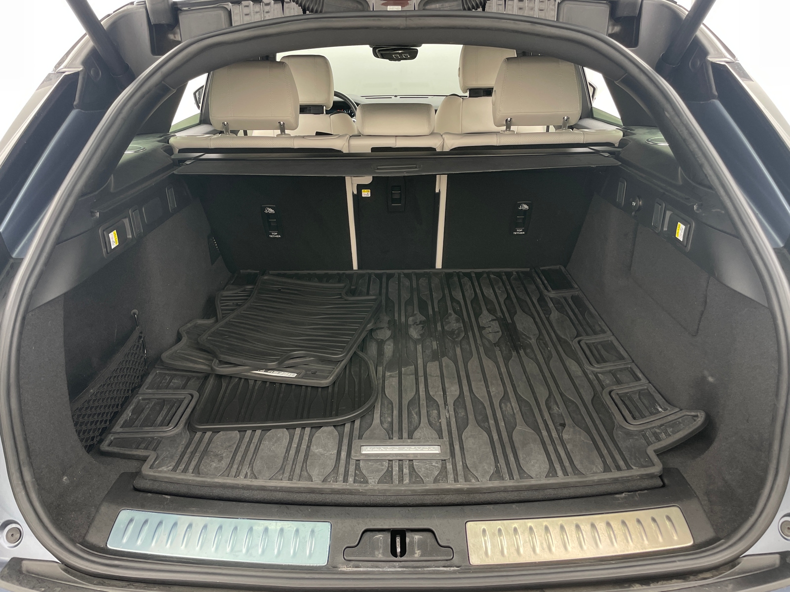 Thumbnail: 2021 Land Rover Range Rover Velar - 6