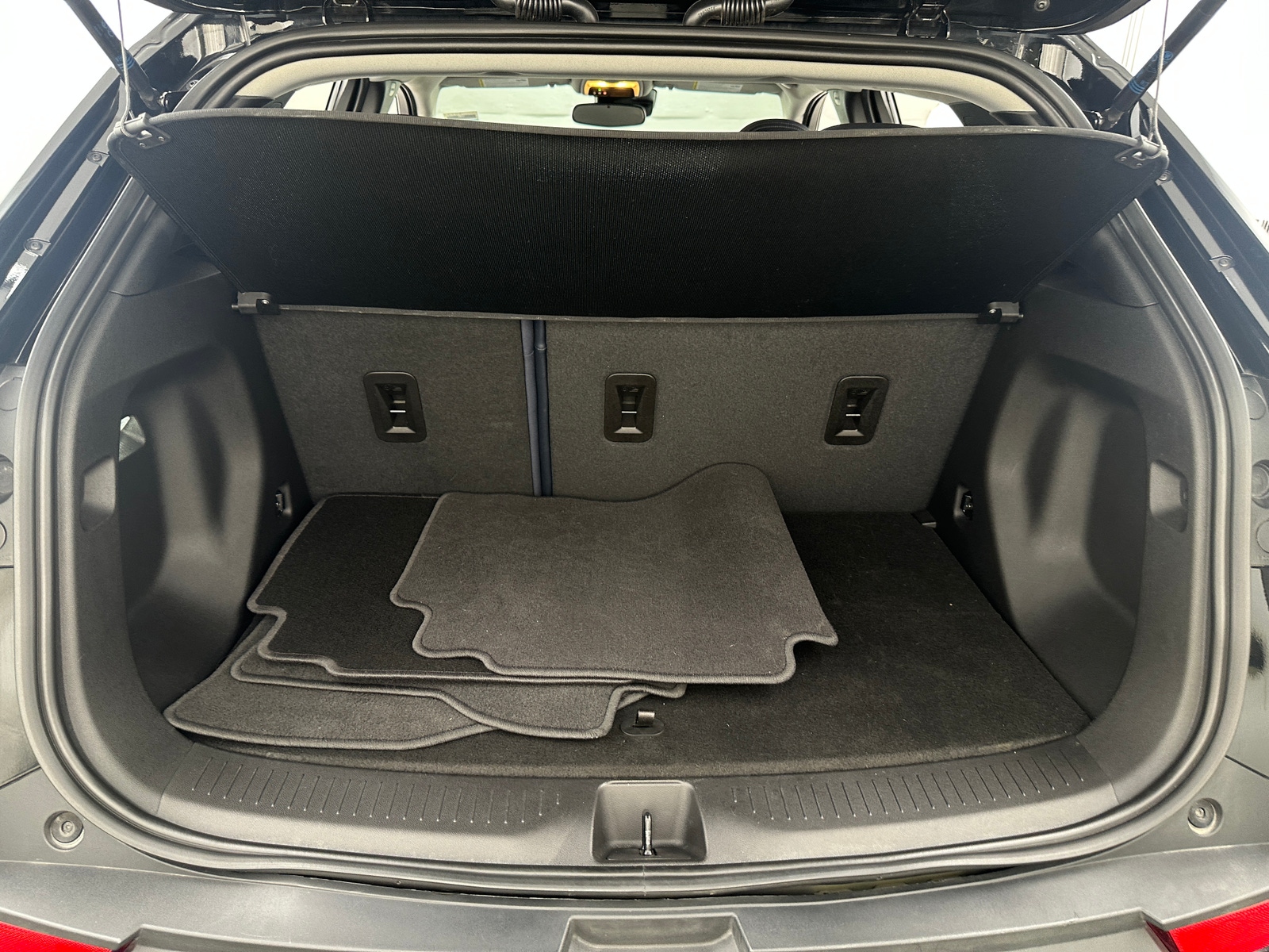Thumbnail: 2023 Chevrolet Bolt EUV - 6