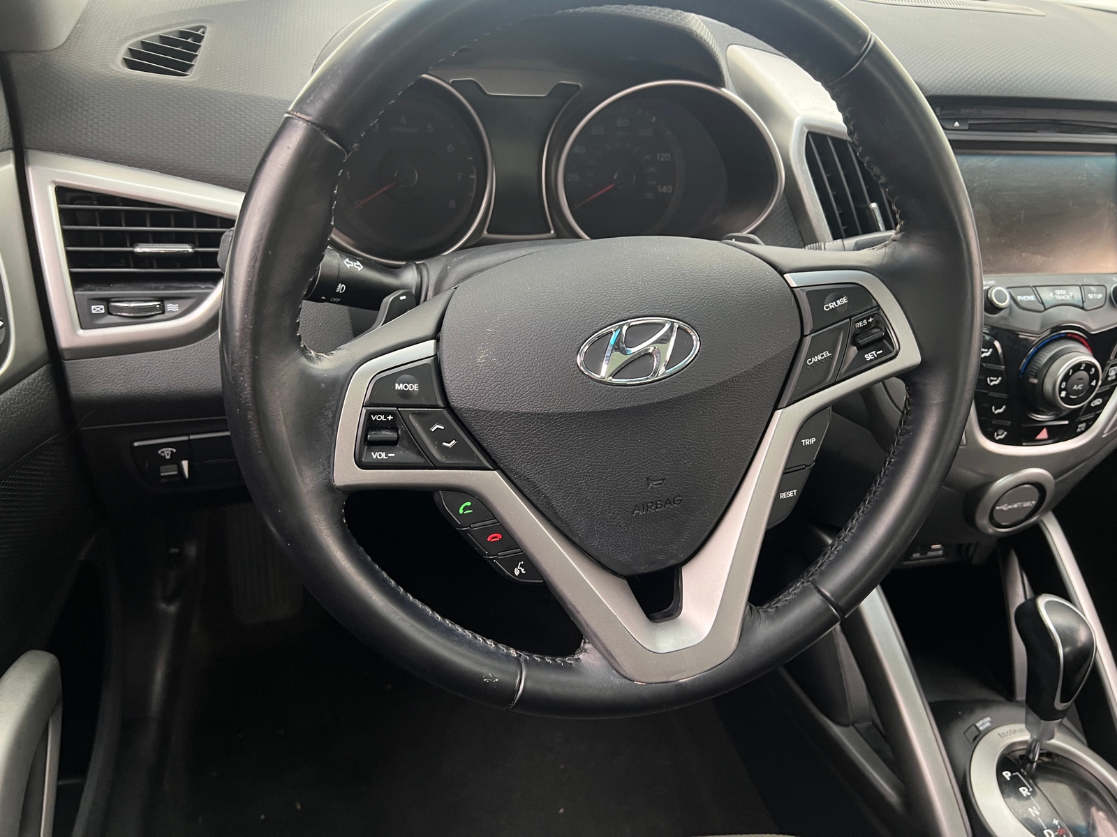Thumbnail: 2015 Hyundai Veloster - 4