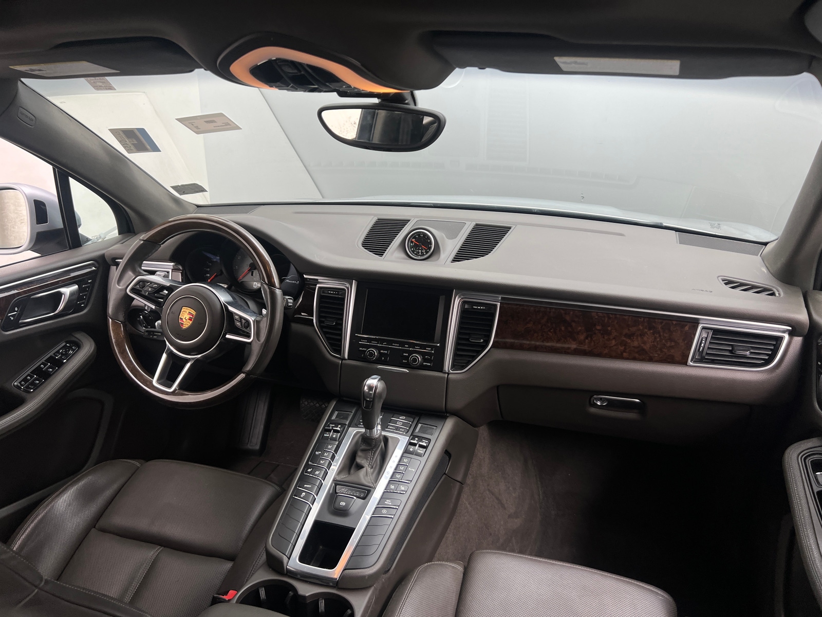 Thumbnail: 2015 Porsche Macan - 2