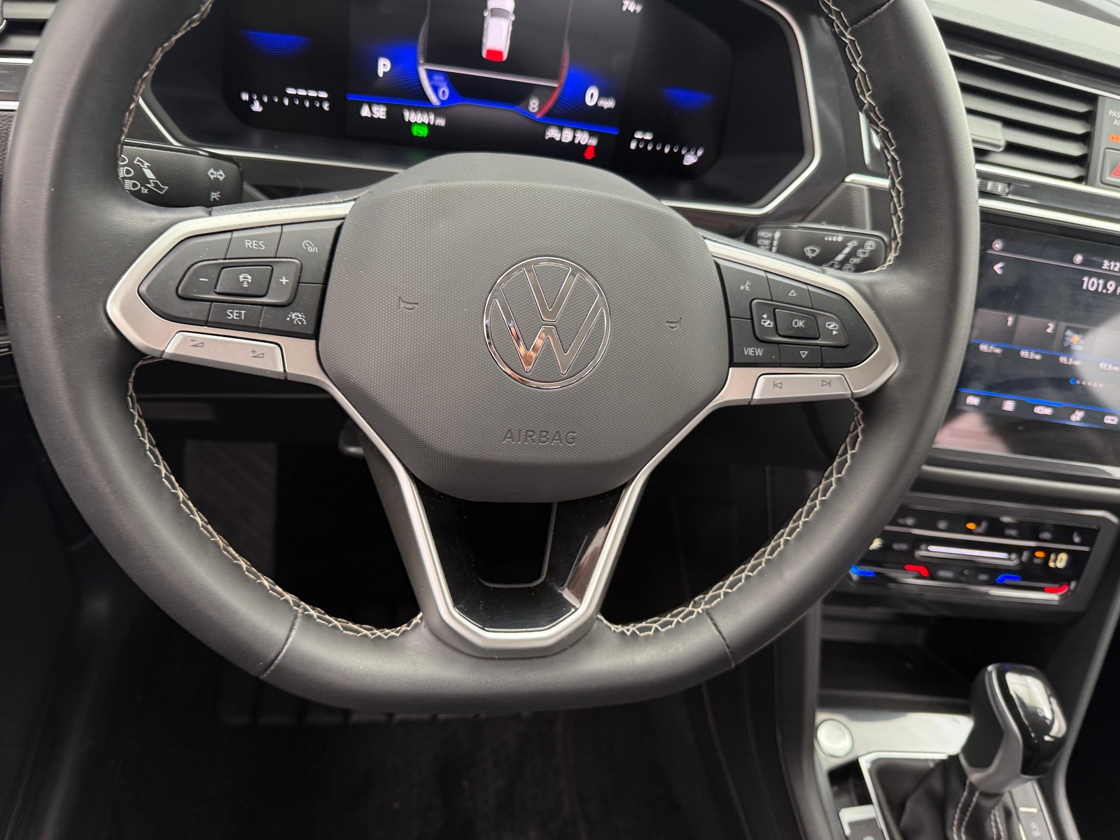 Thumbnail: 2024 Volkswagen Tiguan - 4