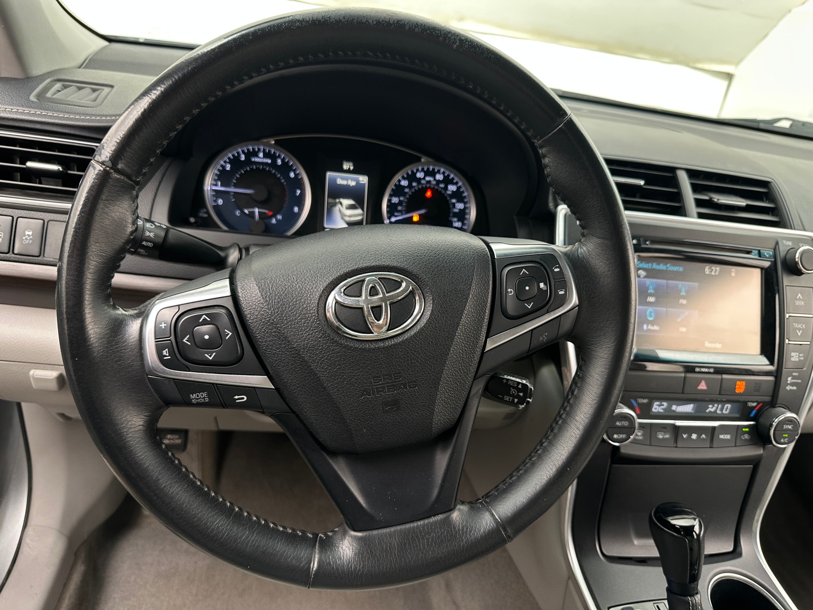 Thumbnail: 2016 Toyota Camry - 4