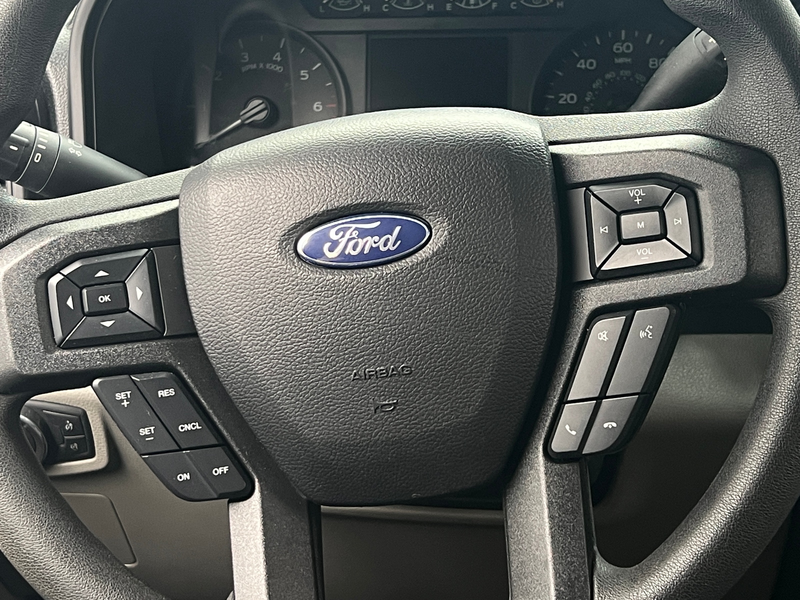 Thumbnail: 2019 Ford Econoline - 5