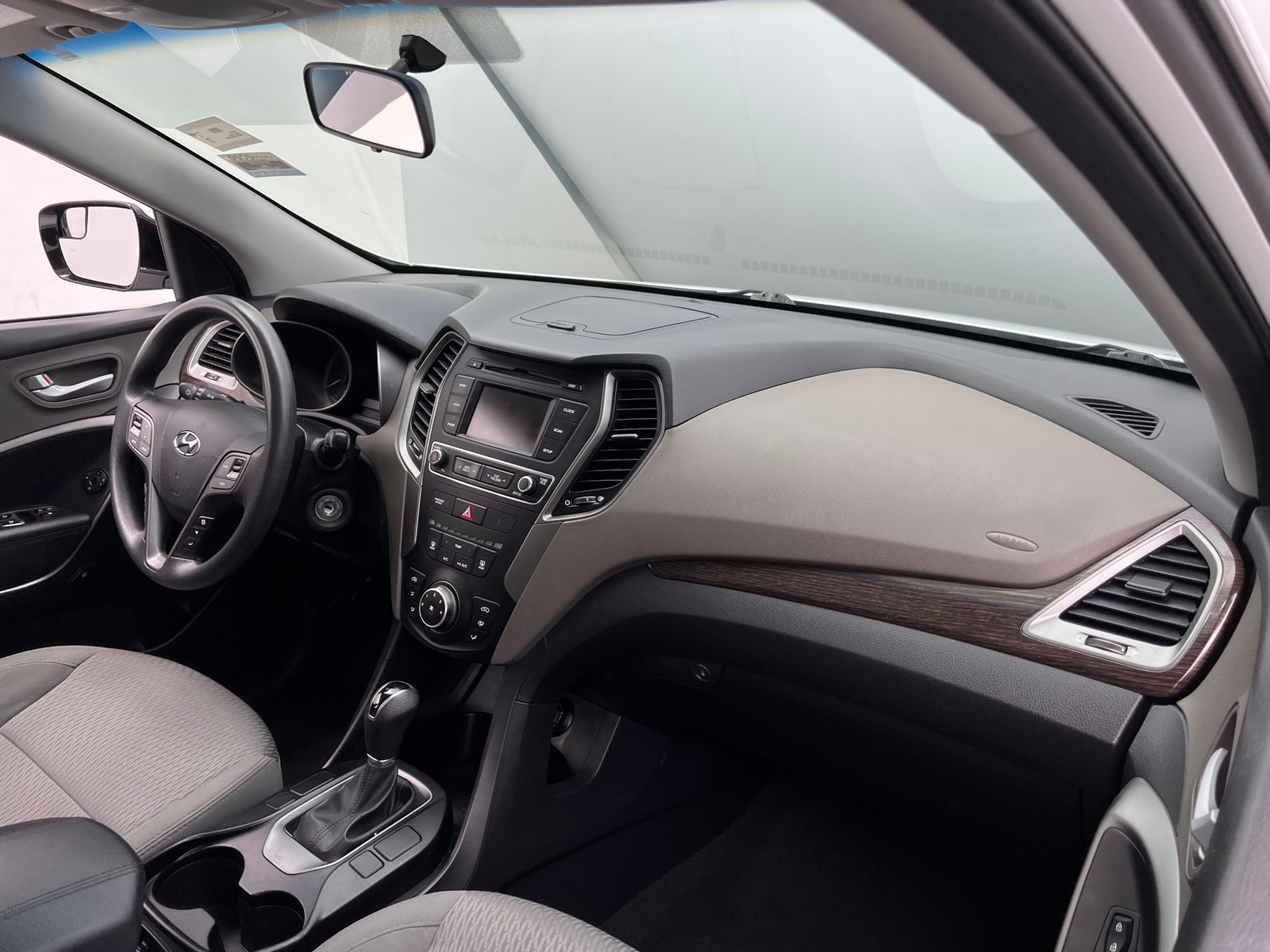 Thumbnail: 2017 Hyundai Santa Fe - 3