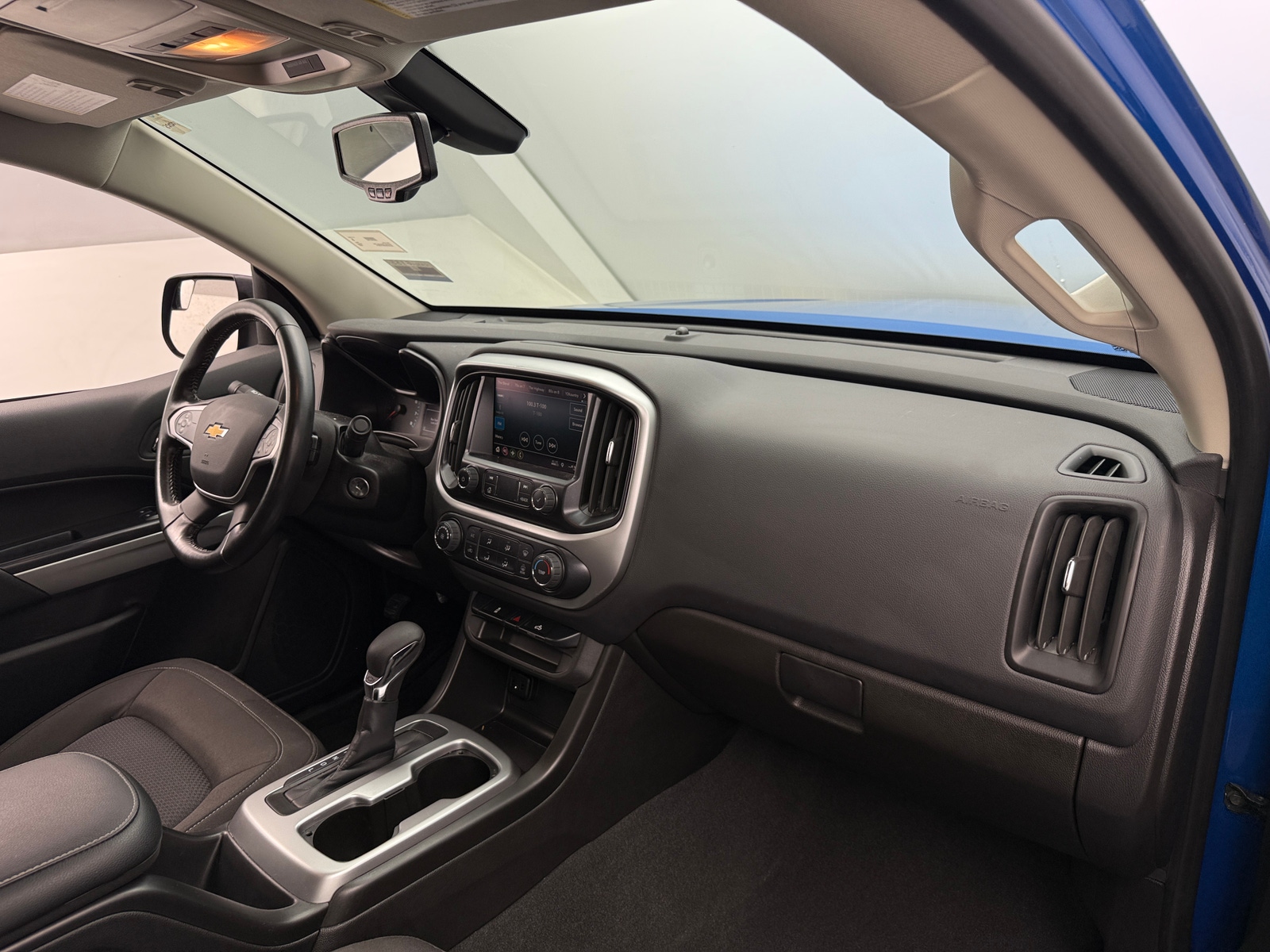 Thumbnail: 2022 Chevrolet Colorado - 3