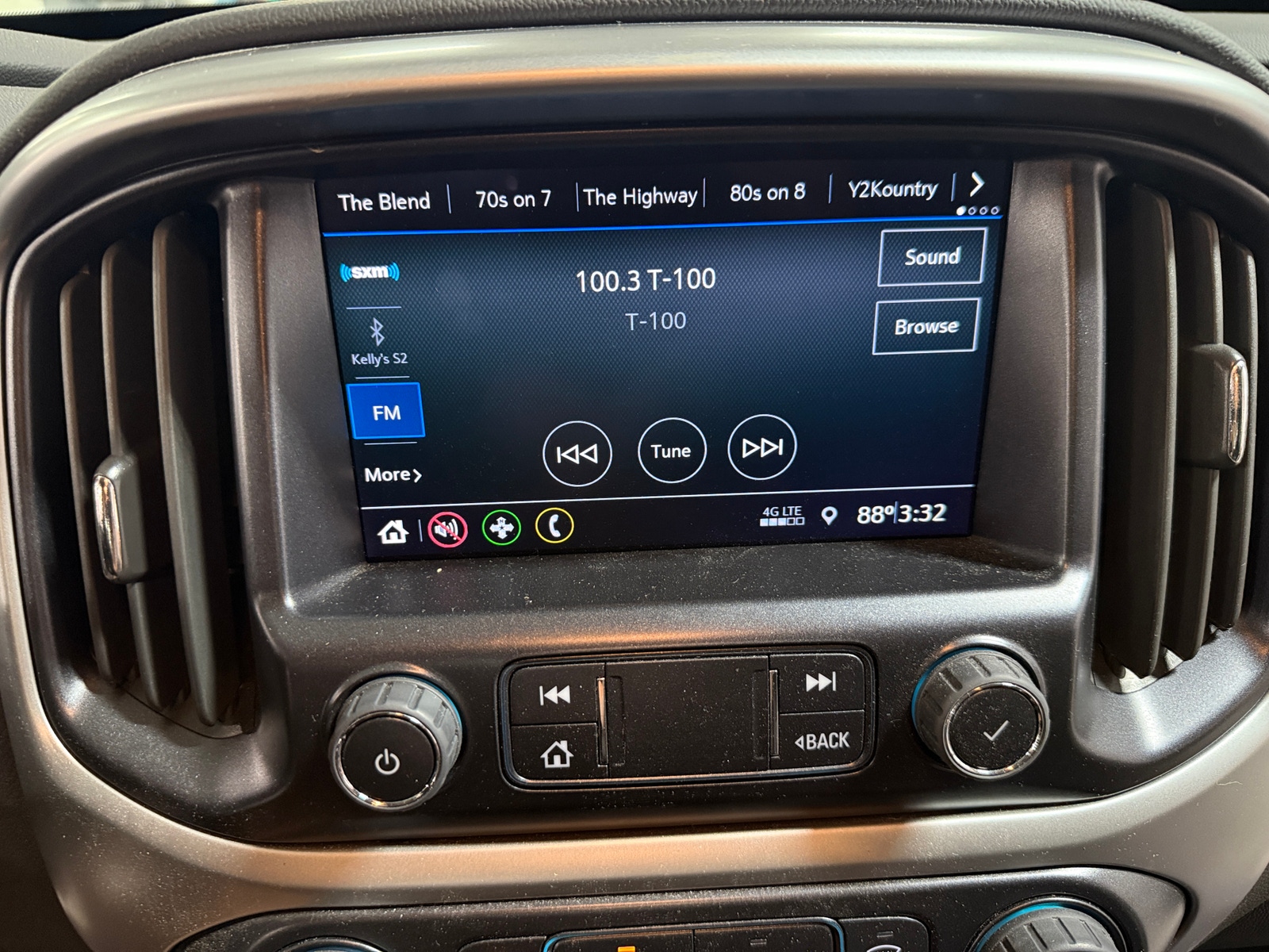 Thumbnail: 2022 Chevrolet Colorado - 4