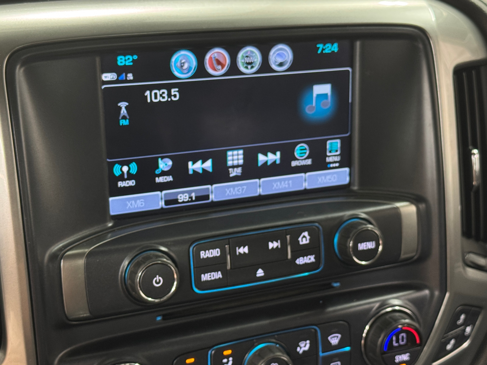 Thumbnail: 2017 Chevrolet Silverado 1500 - 3