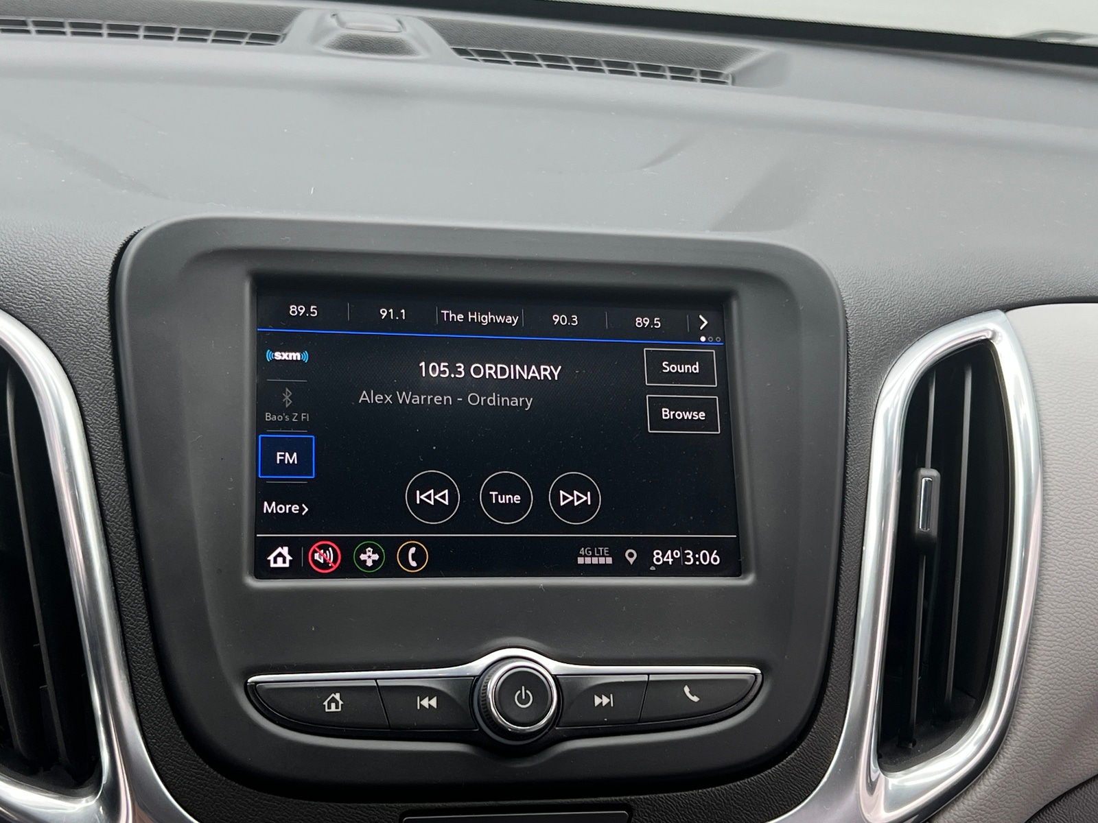 Thumbnail: 2021 Chevrolet Equinox - 4