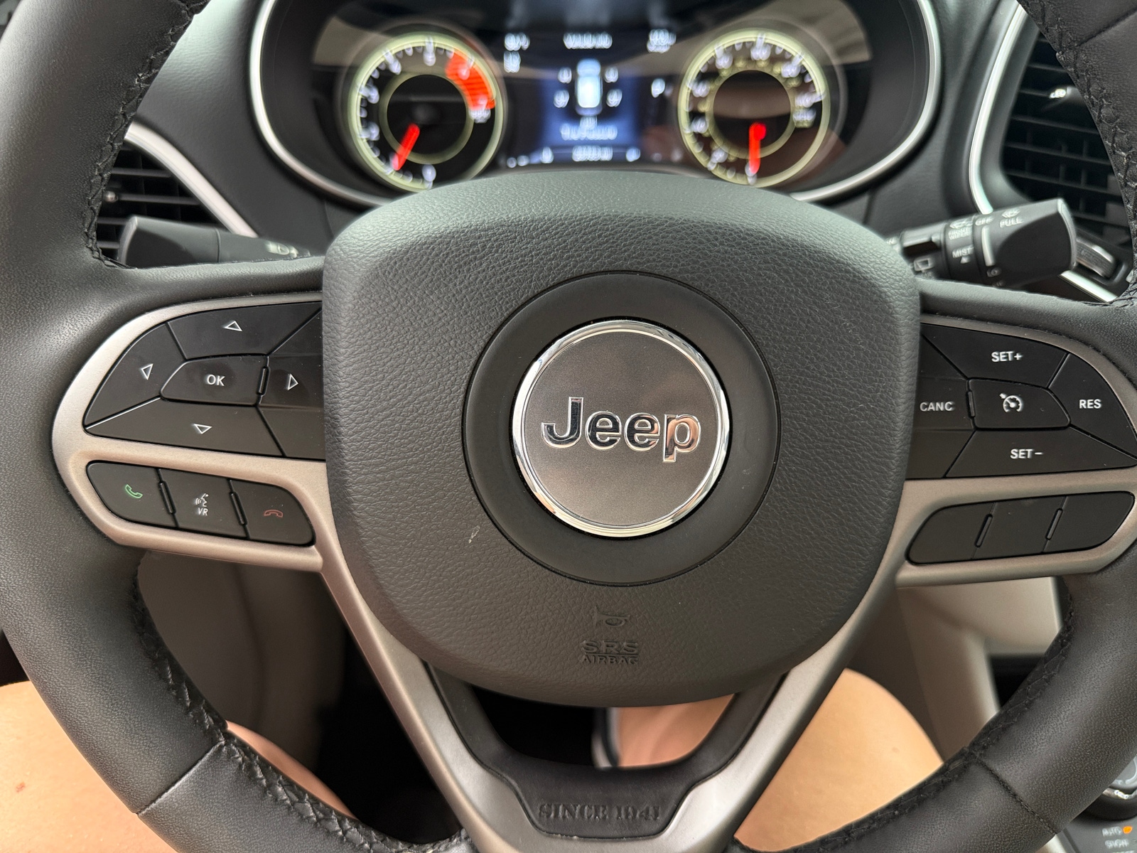 Thumbnail: 2022 Jeep Cherokee - 4