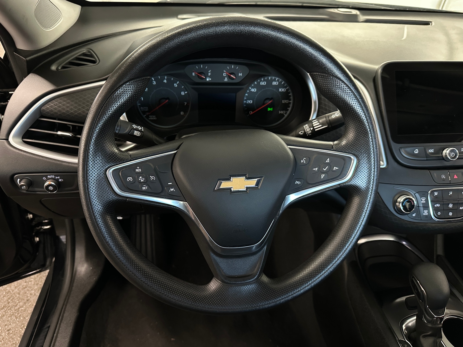 Thumbnail: 2023 Chevrolet Malibu - 5
