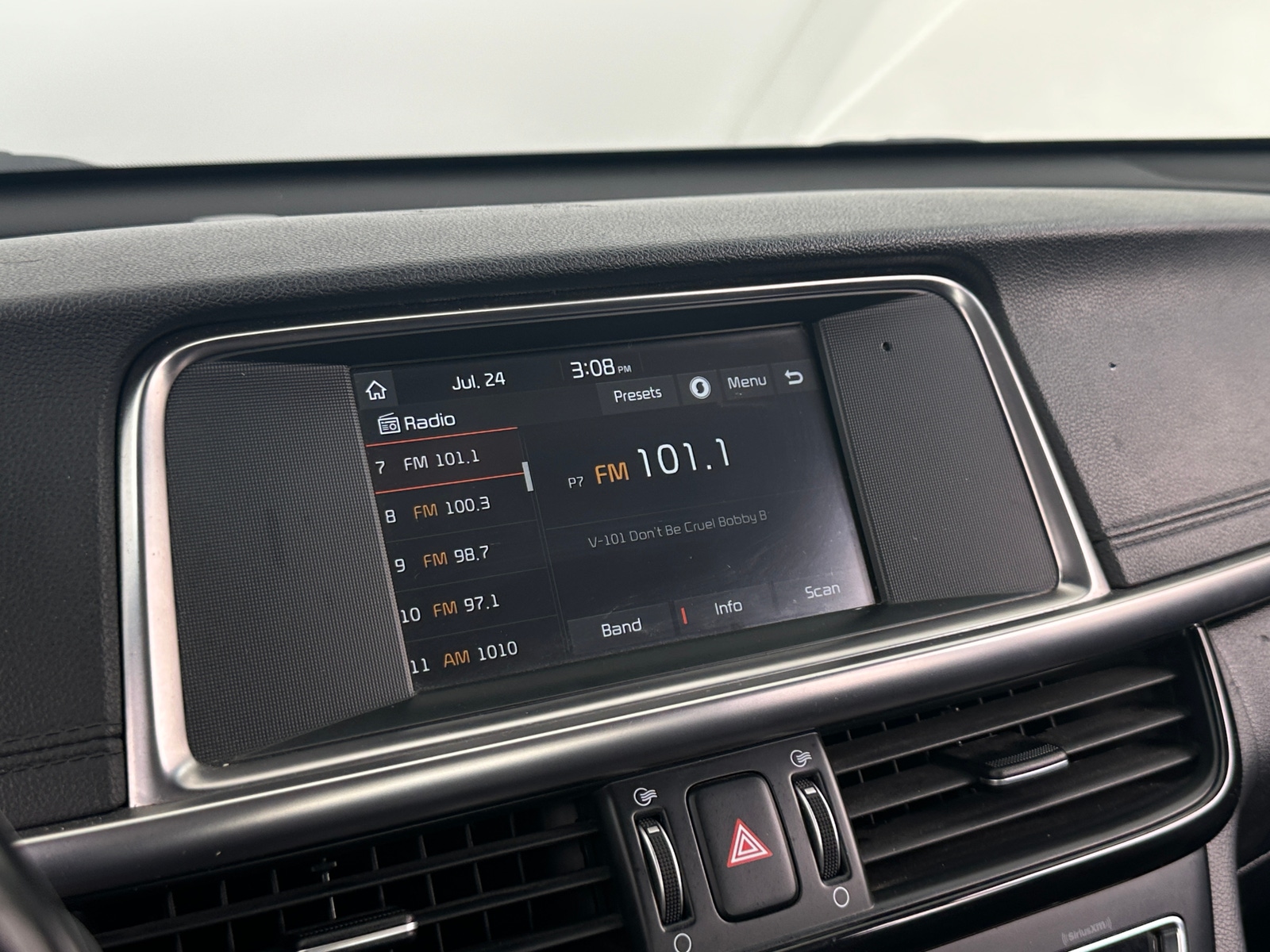 Thumbnail: 2018 Kia Optima - 3