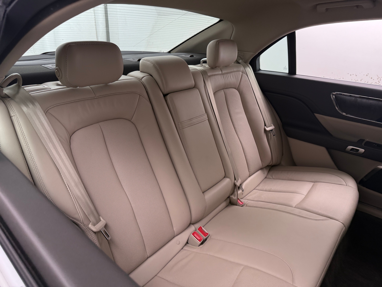 Thumbnail: 2018 Lincoln Continental - 5