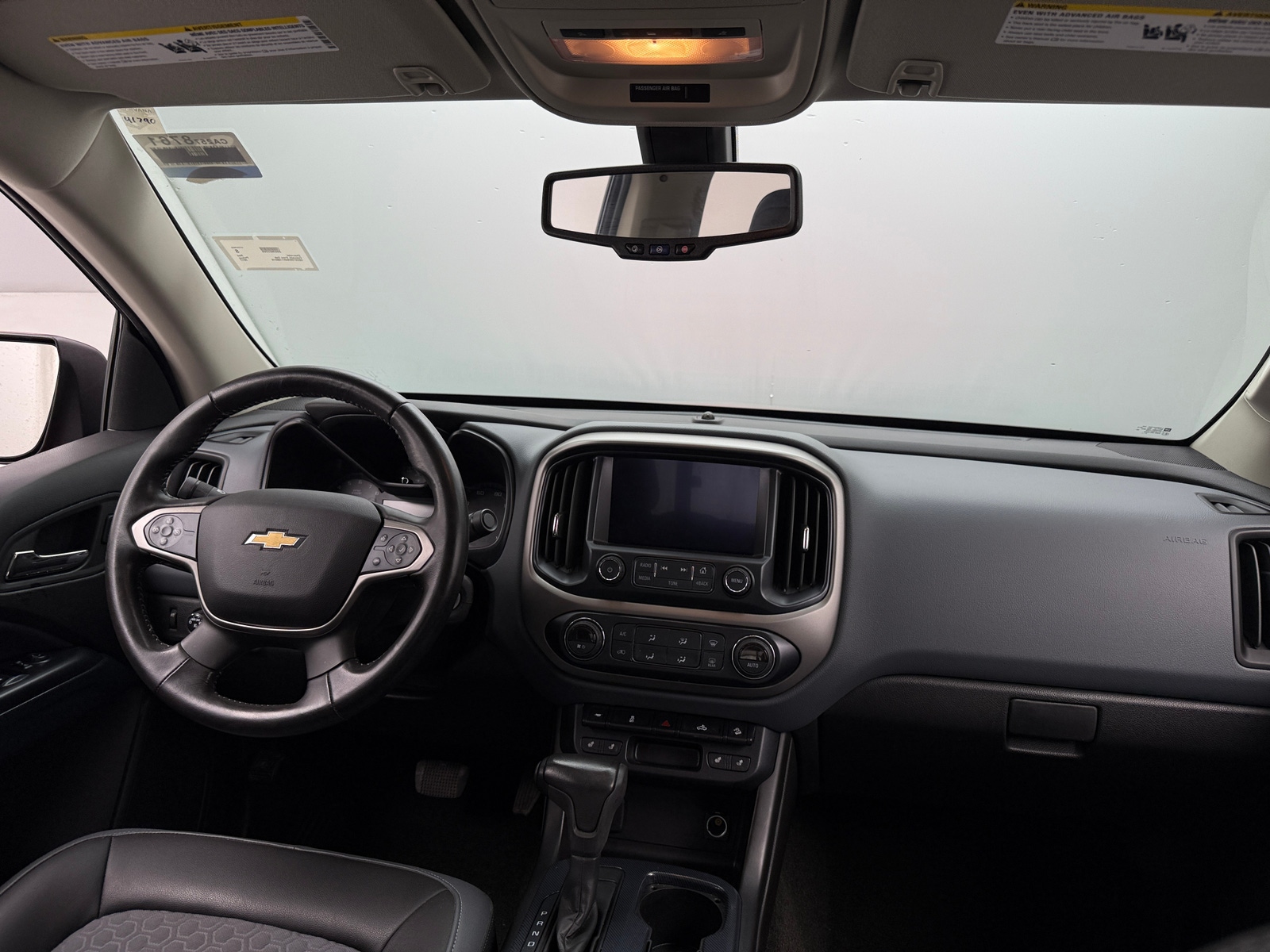 Thumbnail: 2017 Chevrolet Colorado - 3