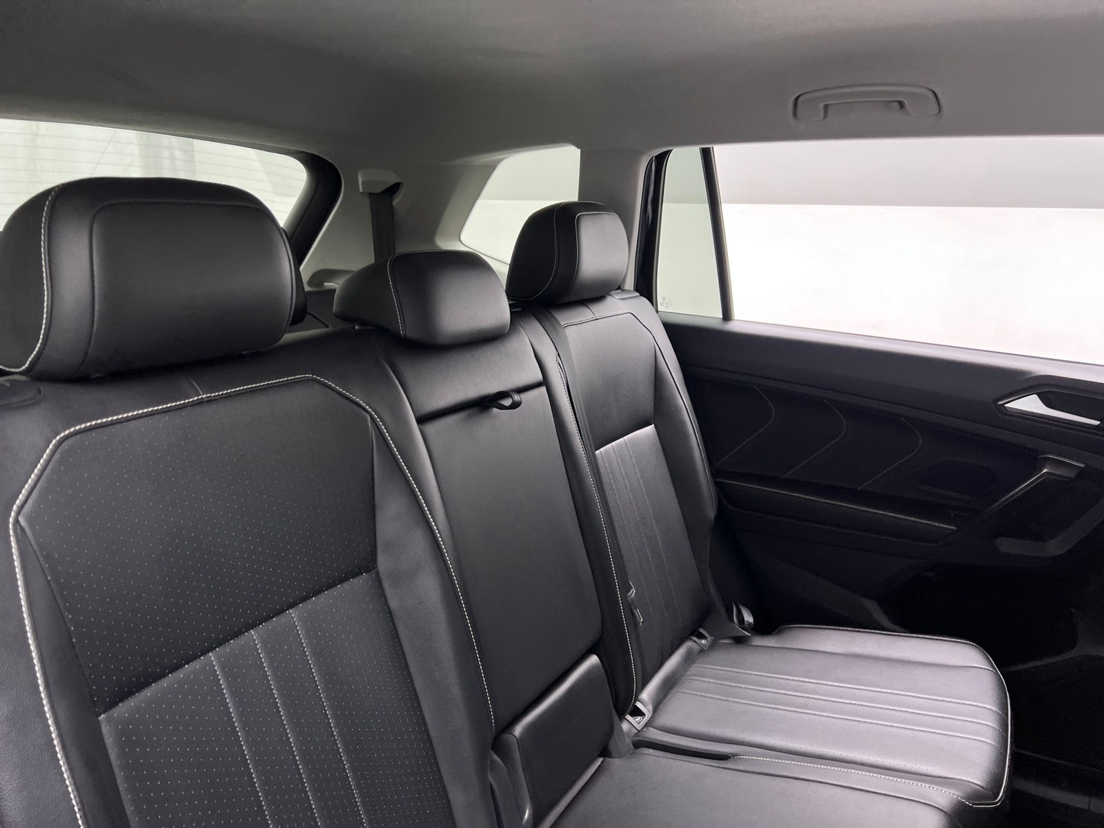 Thumbnail: 2024 Volkswagen Tiguan - 4