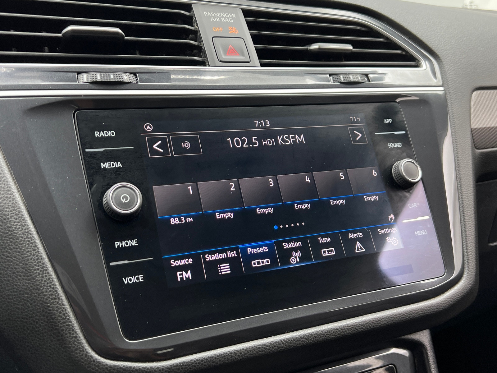 Thumbnail: 2024 Volkswagen Tiguan - 2