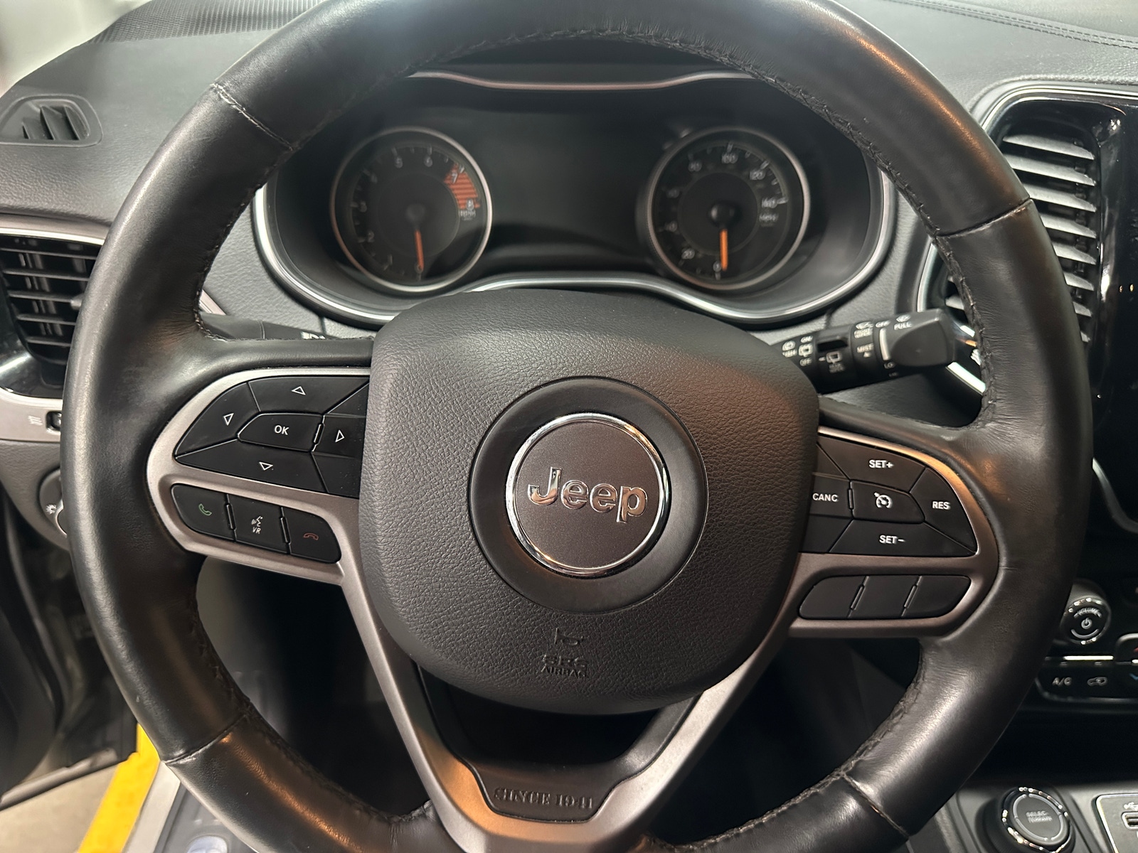 Thumbnail: 2019 Jeep Cherokee - 4