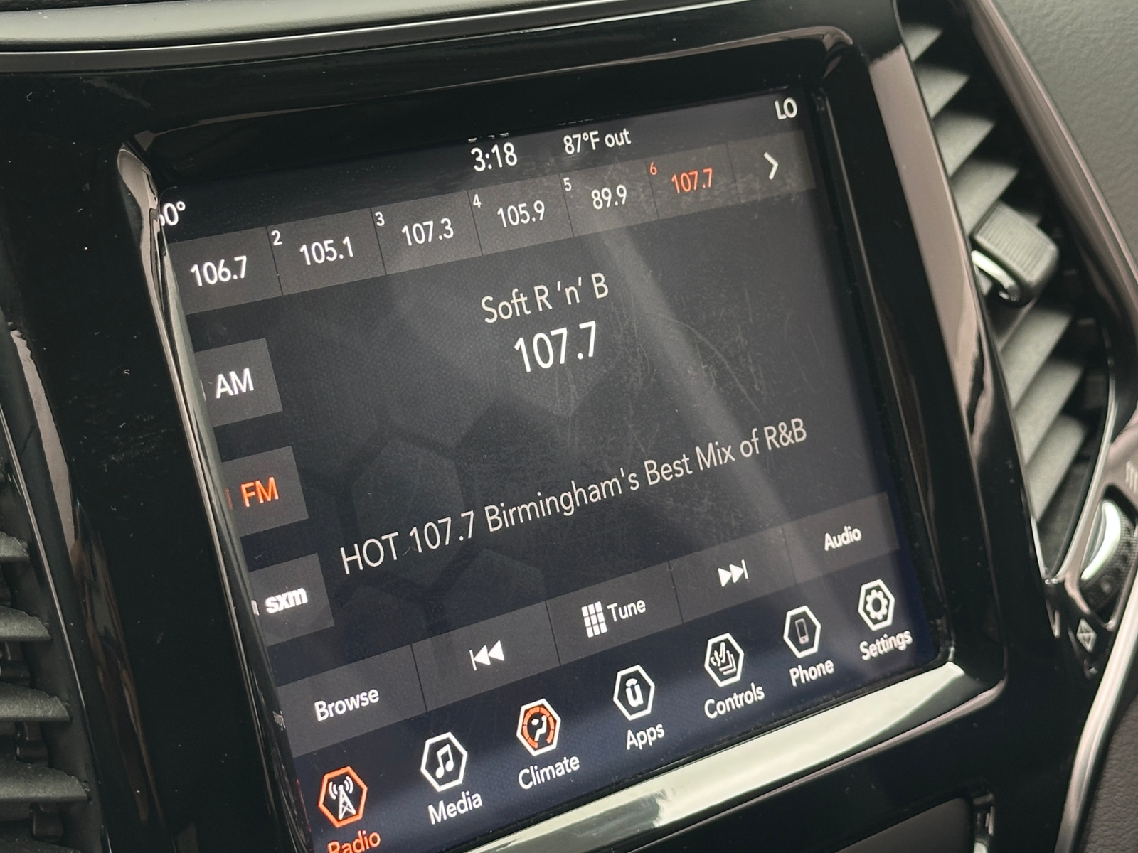 Thumbnail: 2019 Jeep Cherokee - 3