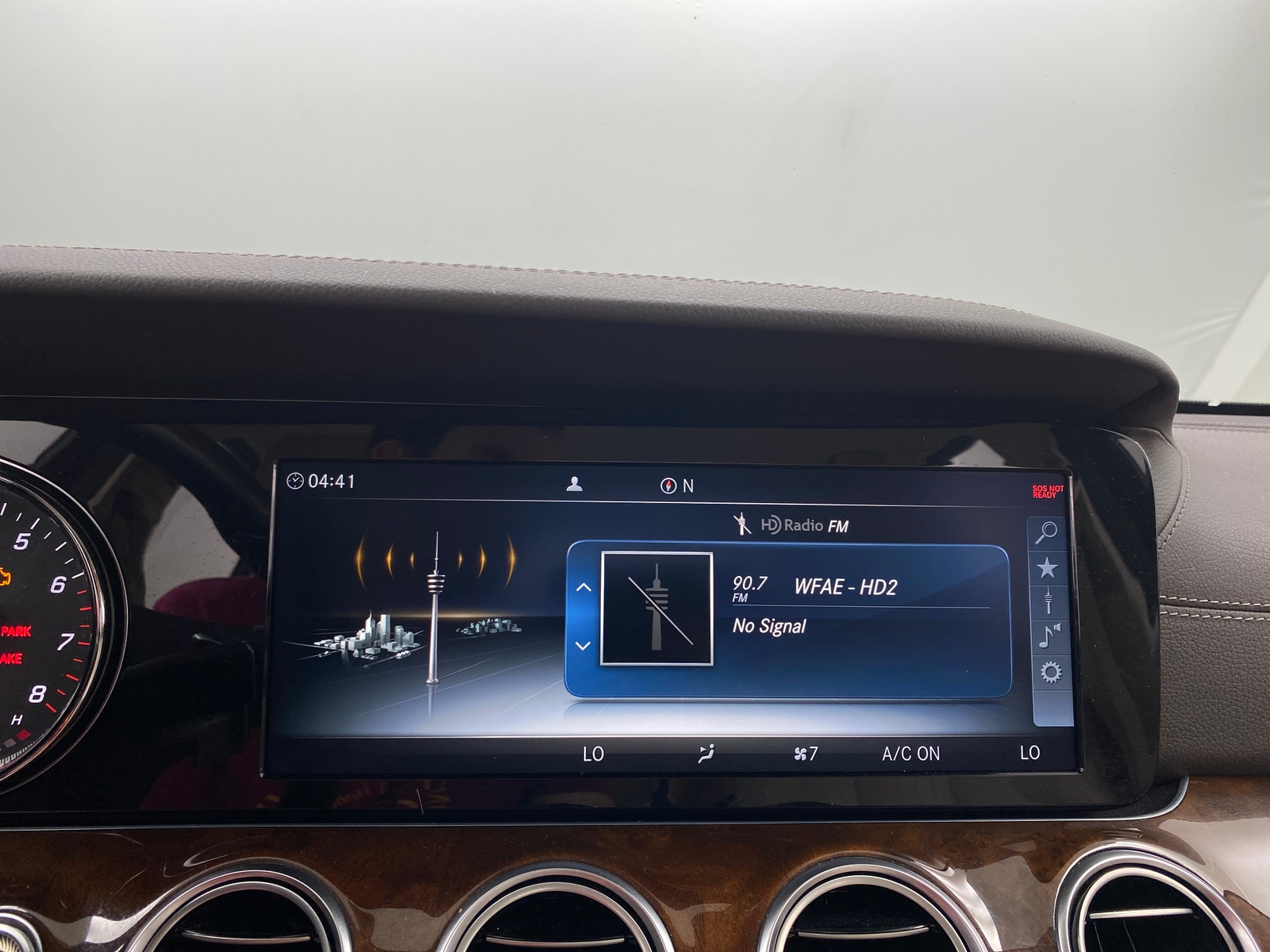 Thumbnail: 2017 Mercedes-Benz E-Class - 3