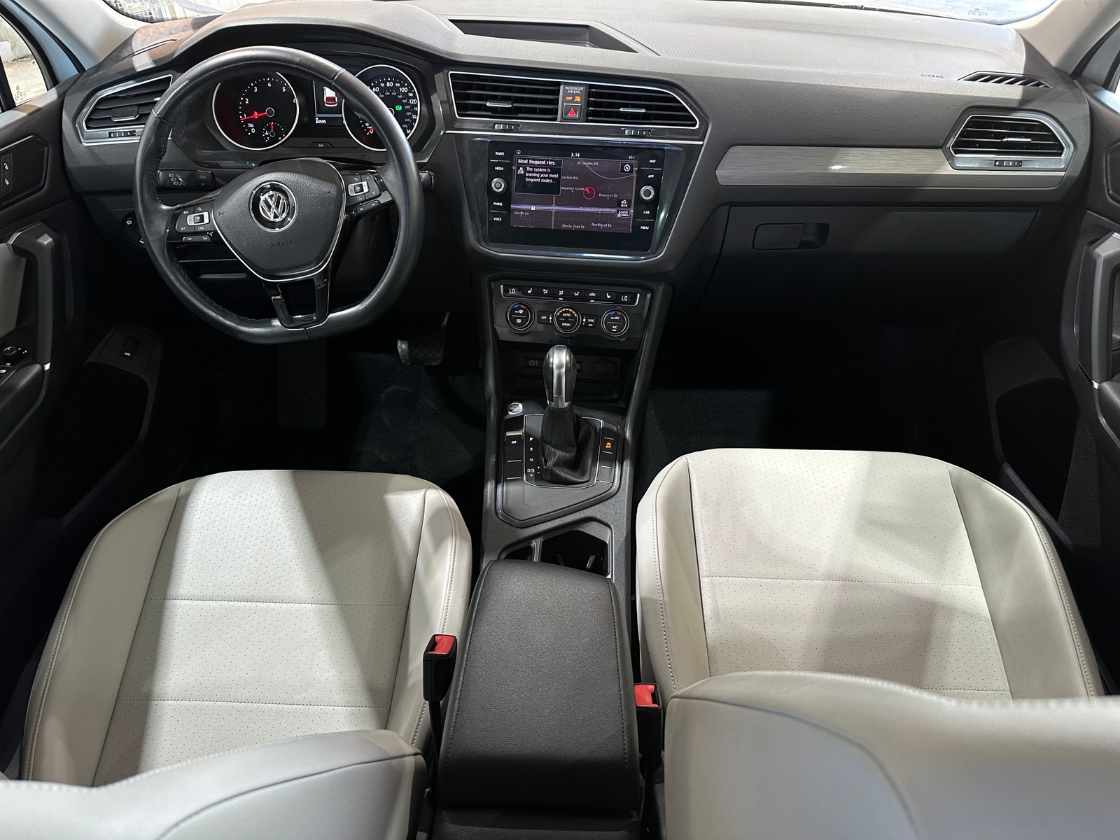 Thumbnail: 2018 Volkswagen Tiguan - 2