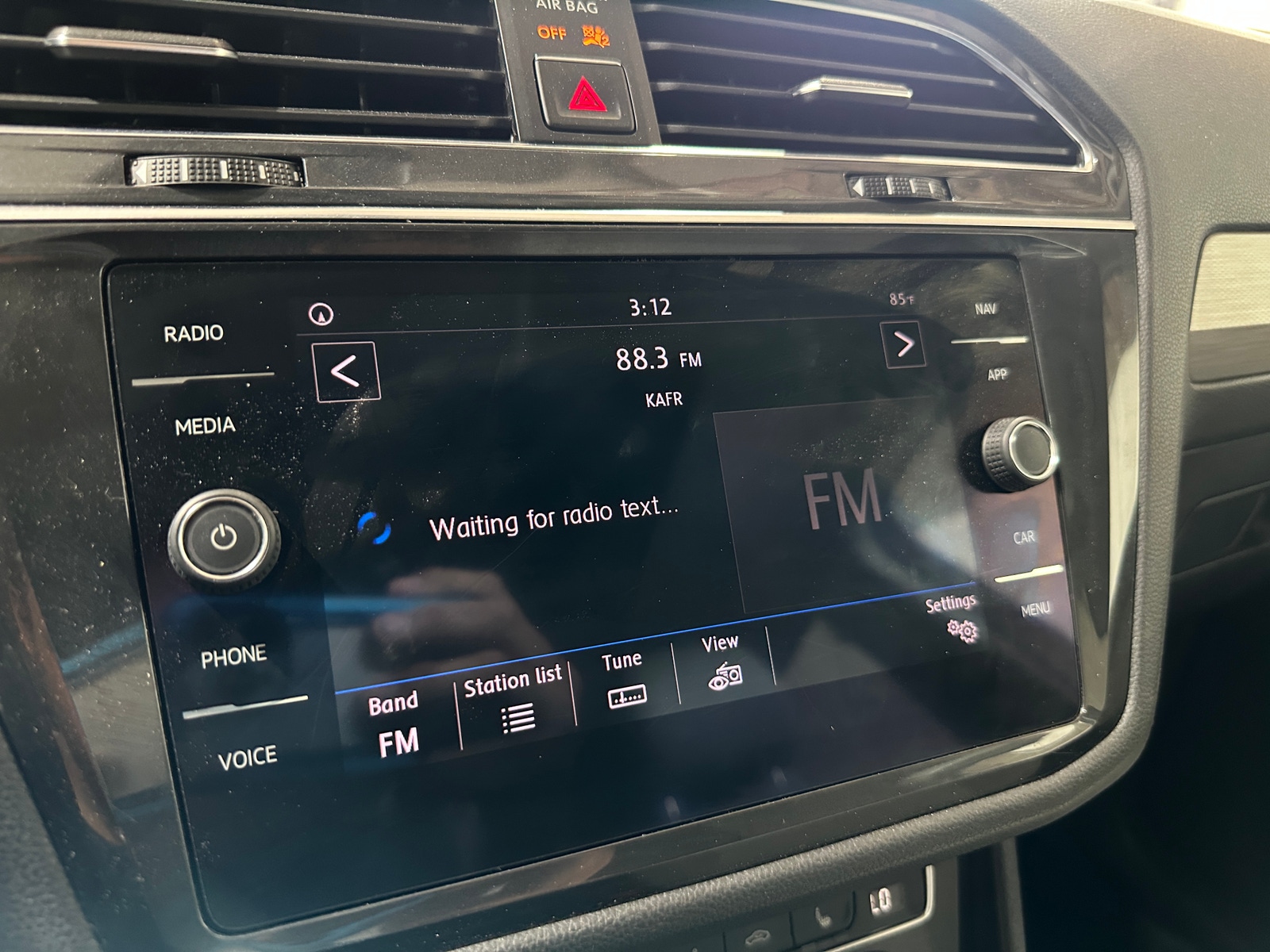 Thumbnail: 2018 Volkswagen Tiguan - 3