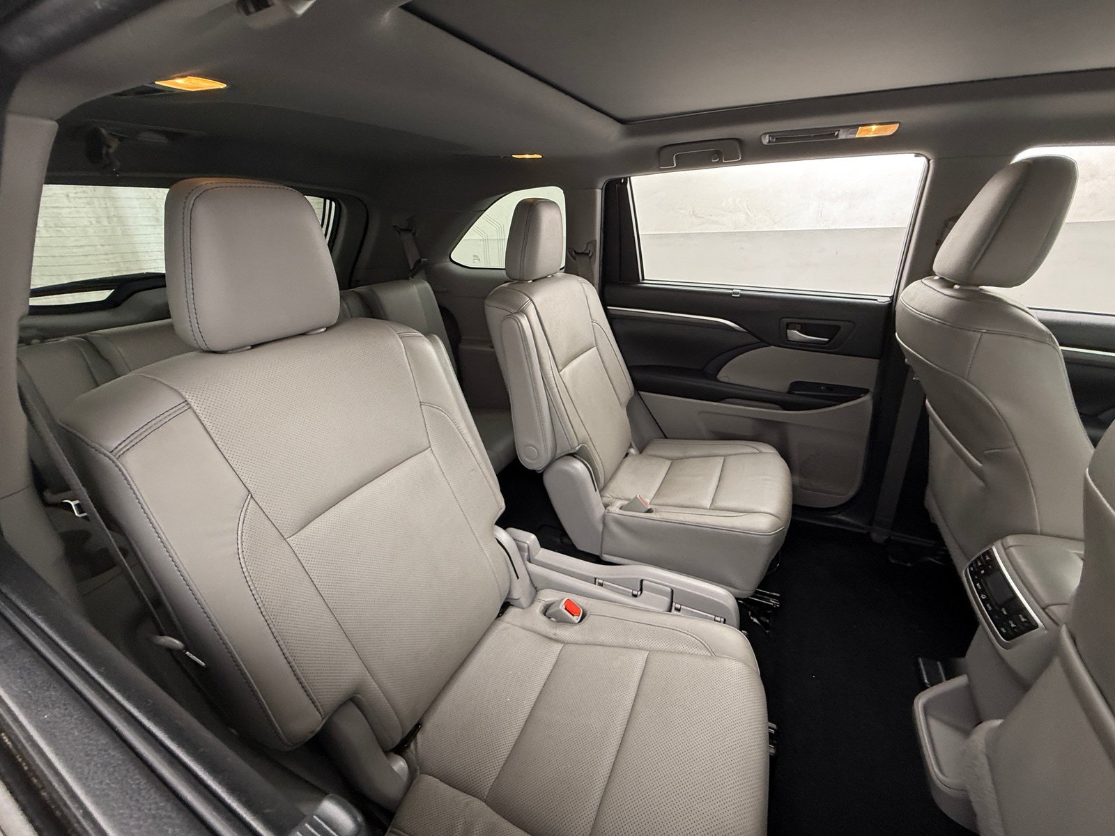 Thumbnail: 2019 Toyota Highlander - 5