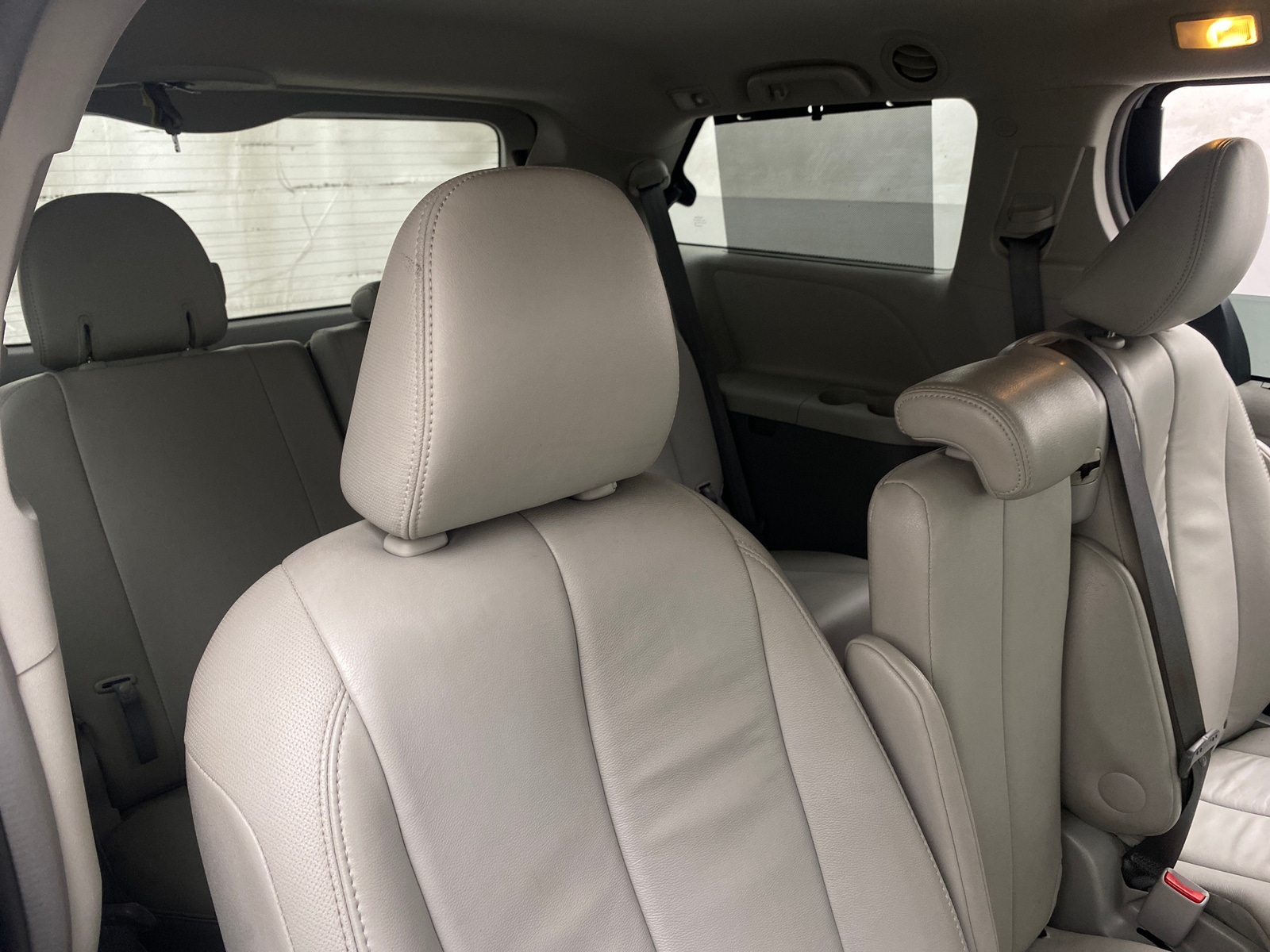 Thumbnail: 2014 Toyota Sienna - 5