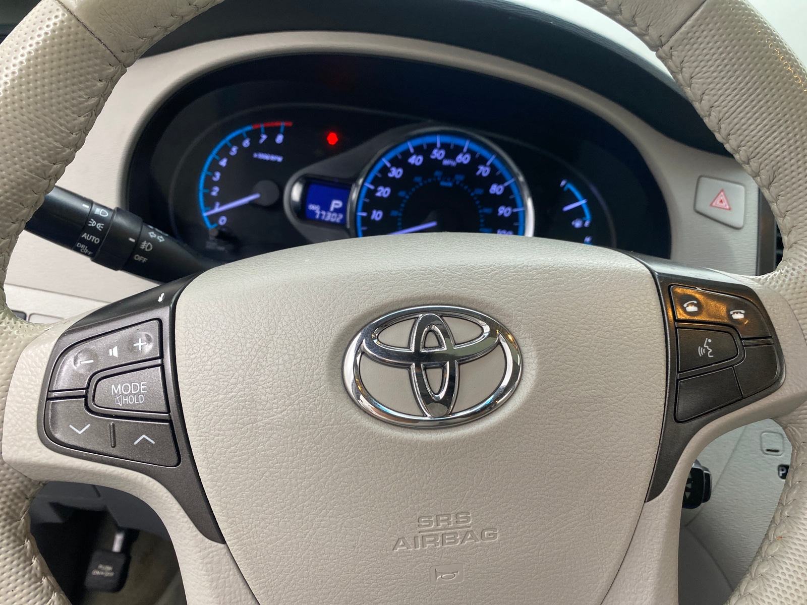 Thumbnail: 2014 Toyota Sienna - 4