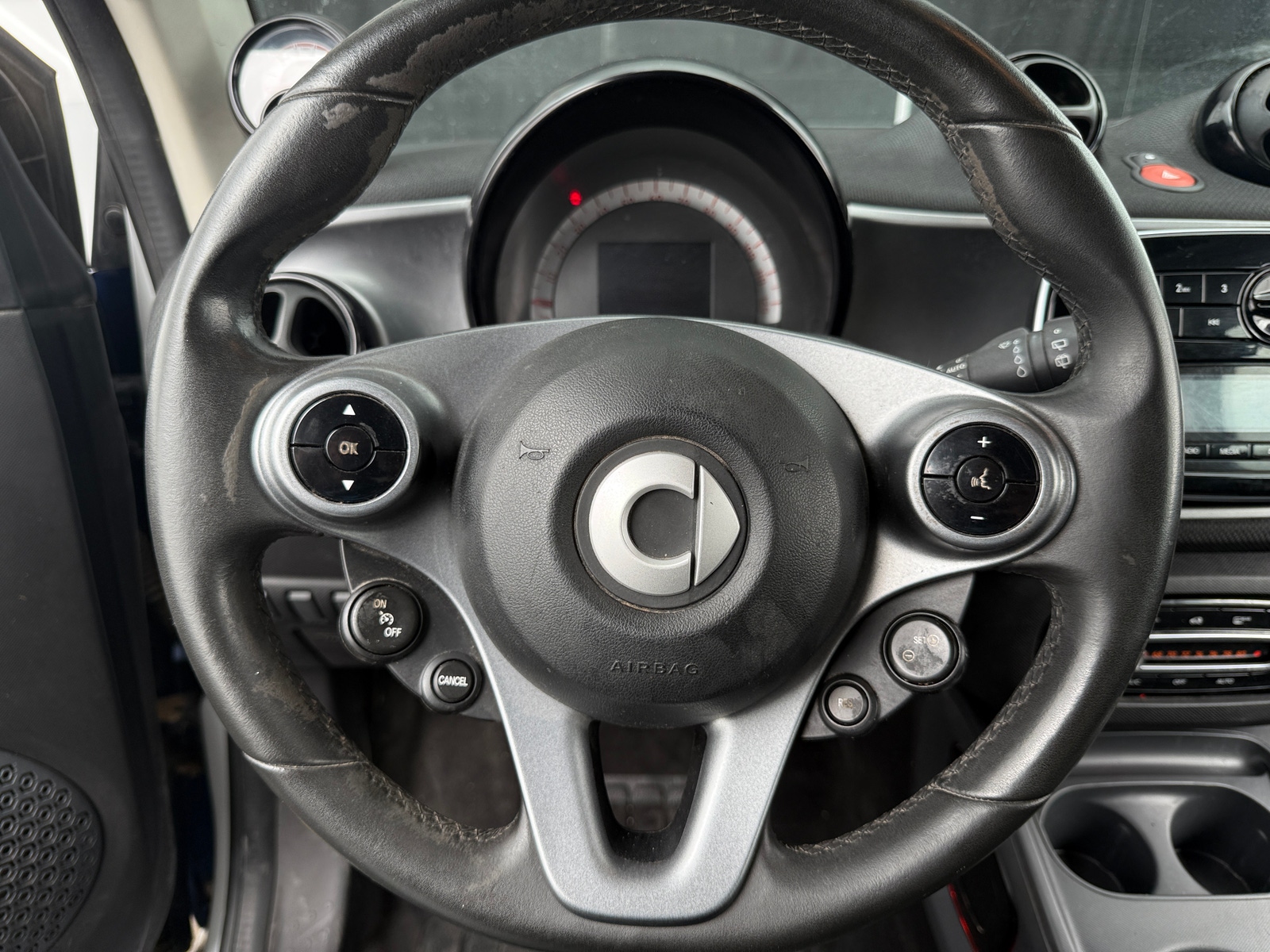 Thumbnail: 2016 smart fortwo - 5