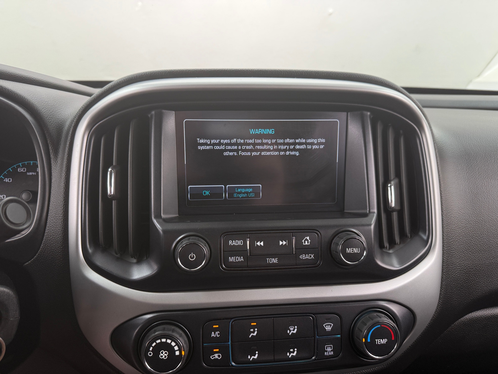 Thumbnail: 2015 Chevrolet Colorado - 4