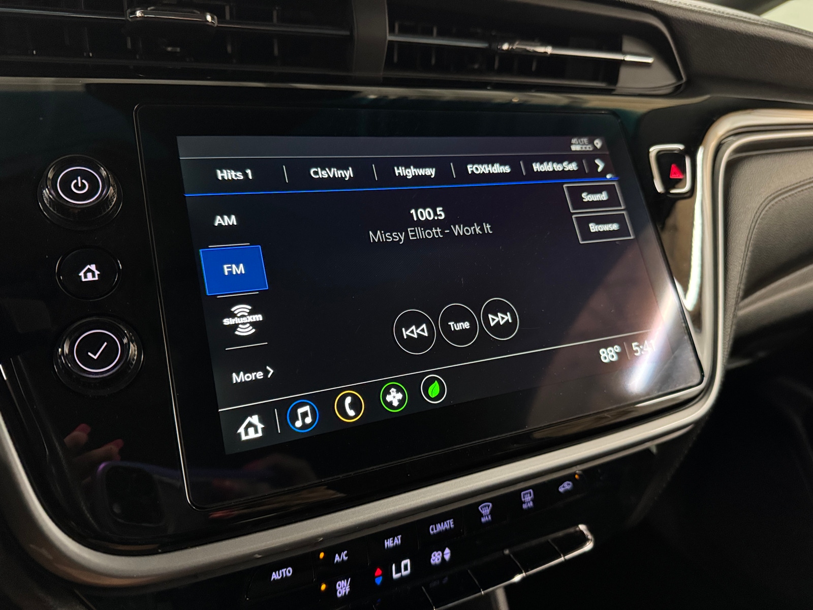Thumbnail: 2023 Chevrolet Bolt EV - 4