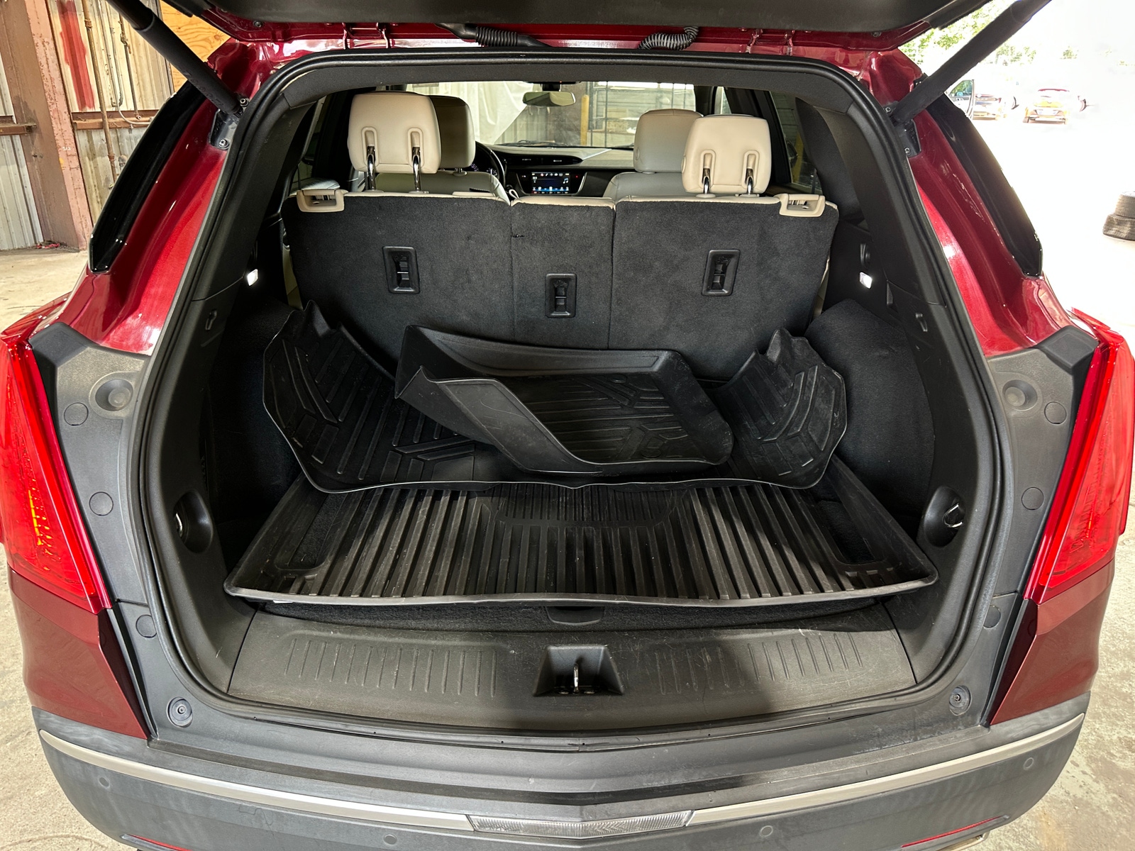 Thumbnail: 2017 Cadillac XT5 - 6